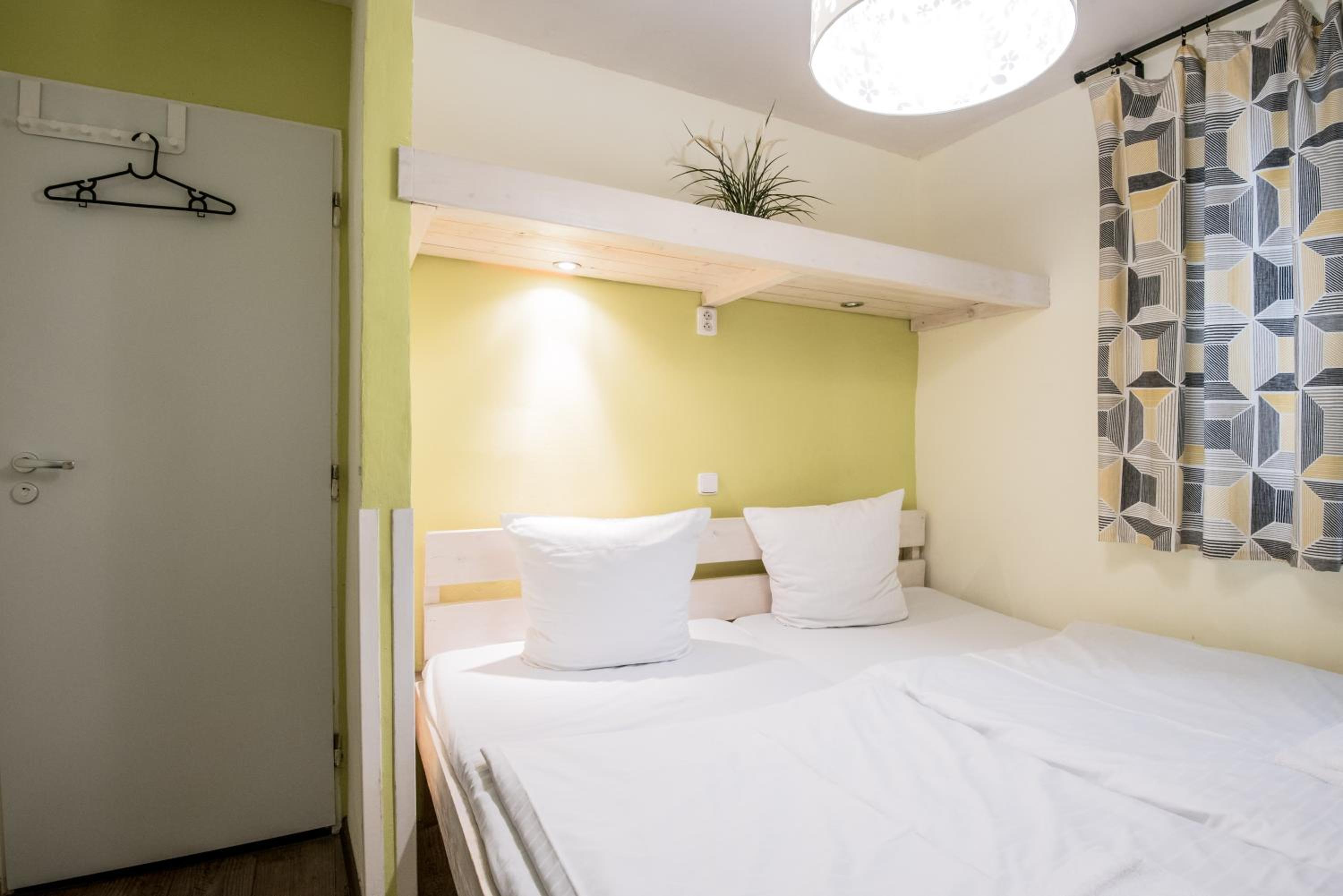 Charles Bridge Hostel & Apartments
