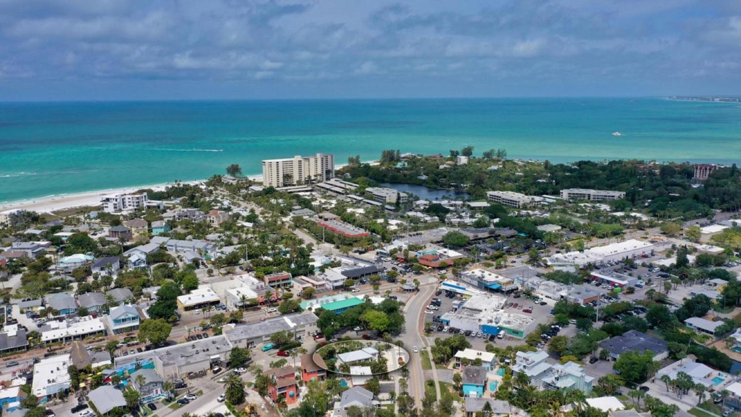 Hotel Canal Upper-Gorgeous 3 bed 3 bath near SK Village - Image 1