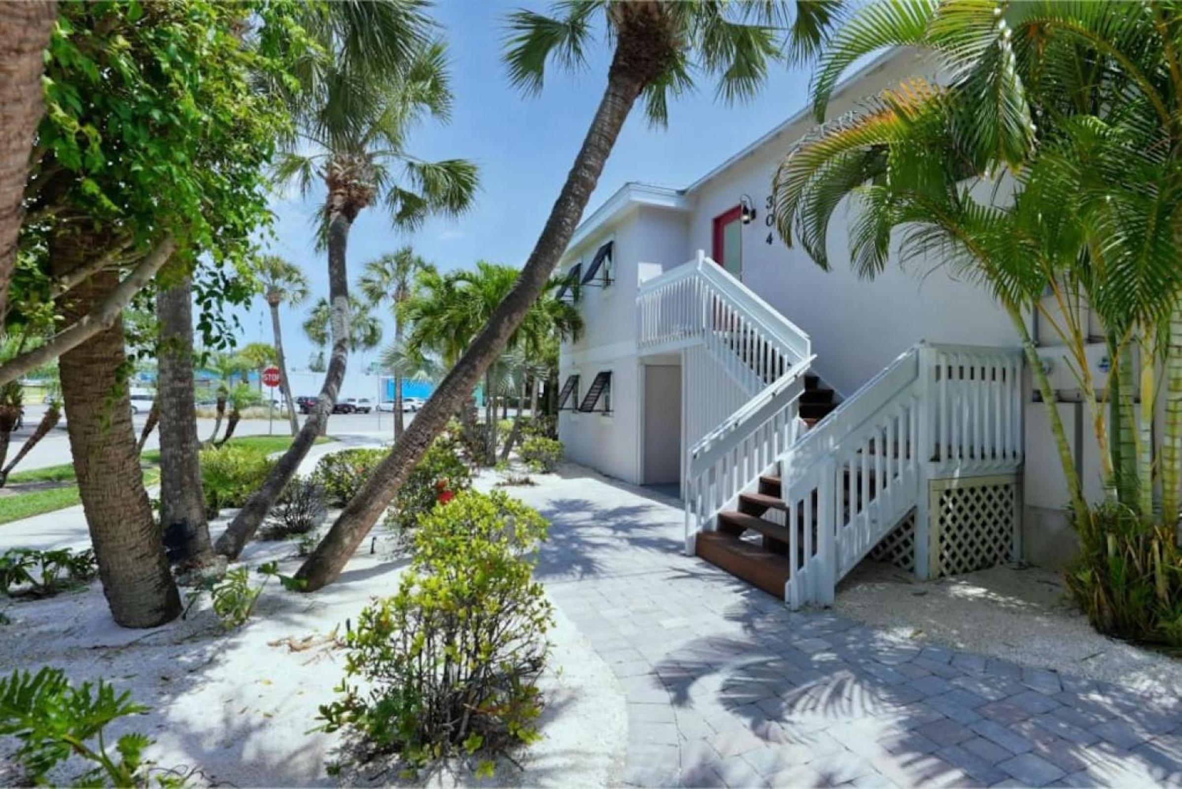 Canal Upper-Gorgeous 3 bed 3 bath near SK Village view 2