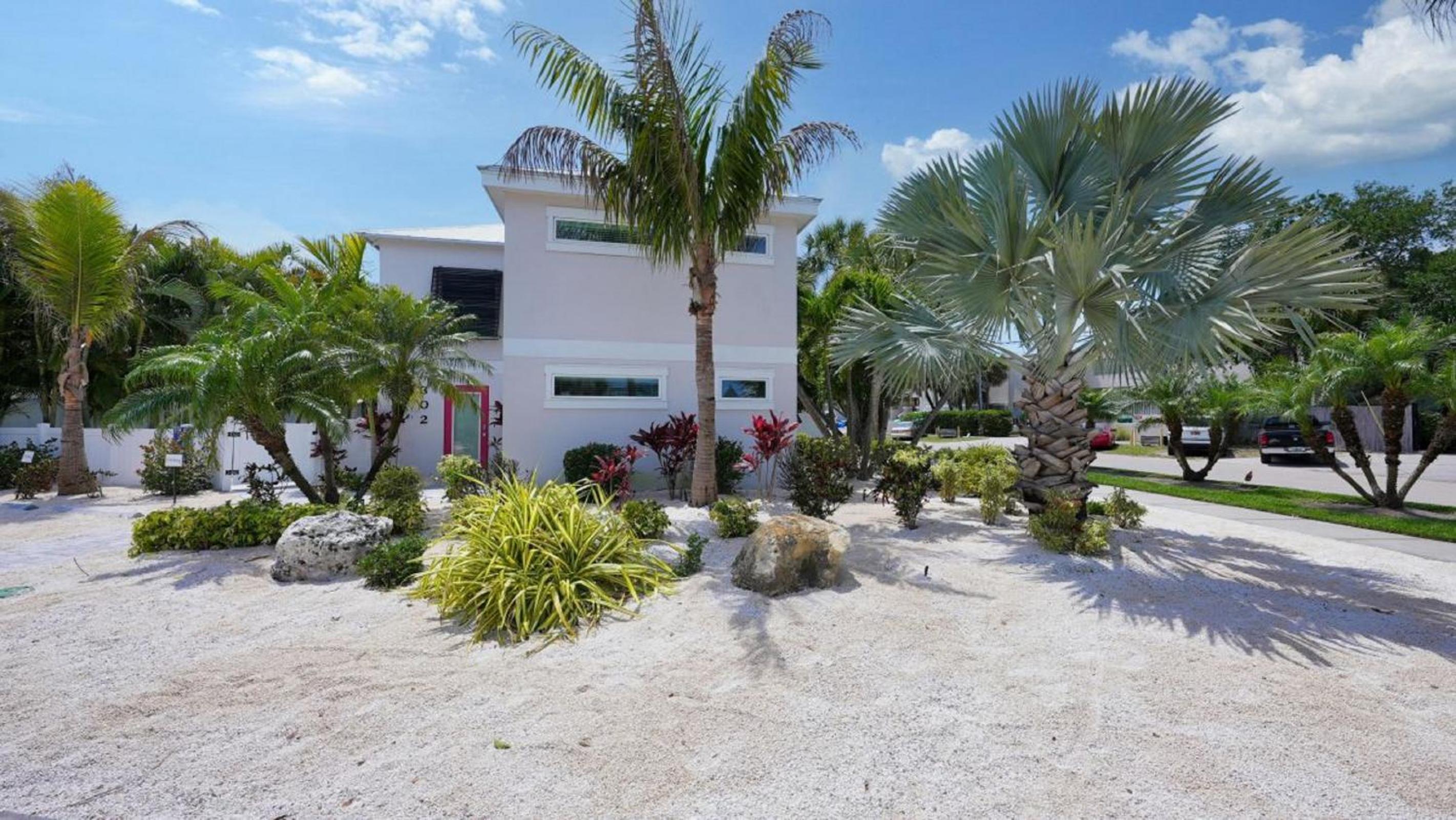 Canal Lower-Gorgeous 3 bed 3 bath near SK Village view 2