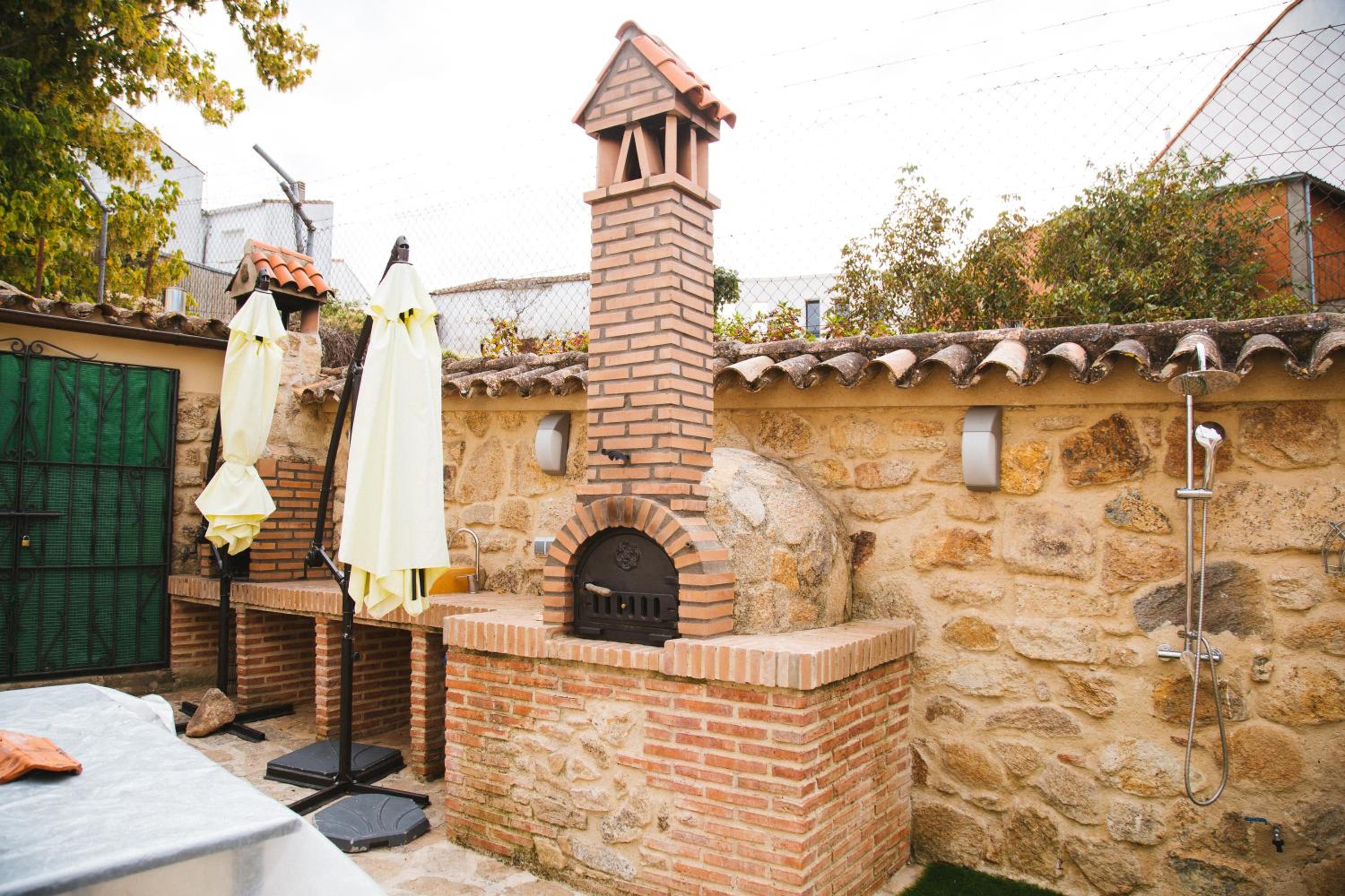 LA CASONA DE BAUTISTA 4 estrellas con piscina montanchez CACERES view 4