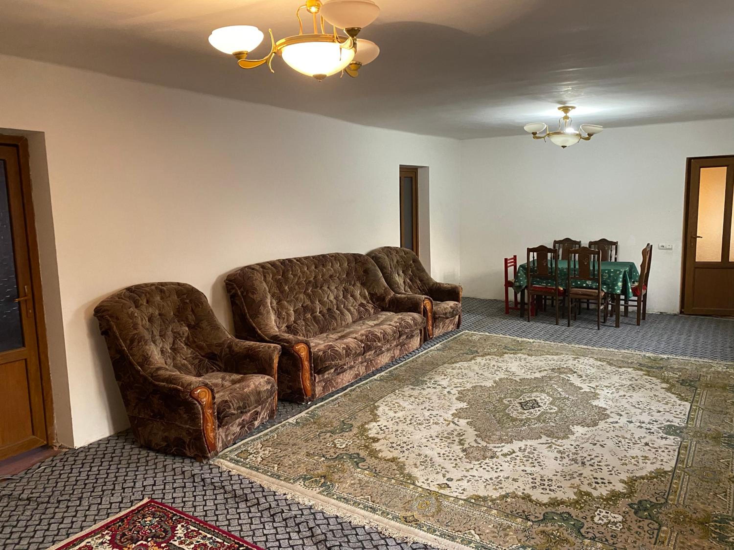 Friend's House rooms near Airport