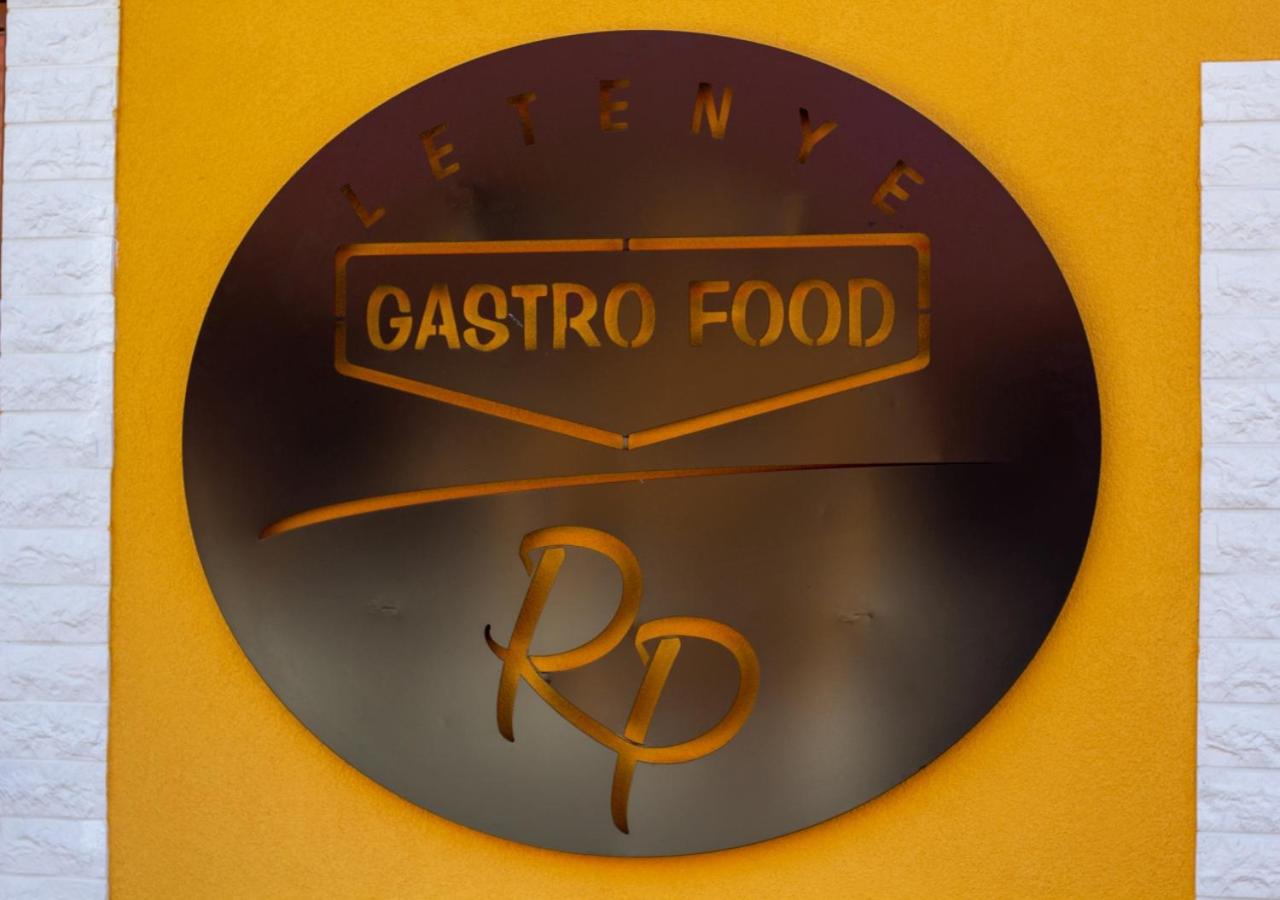 Radics Panzió Étterem és Pihenő Központ