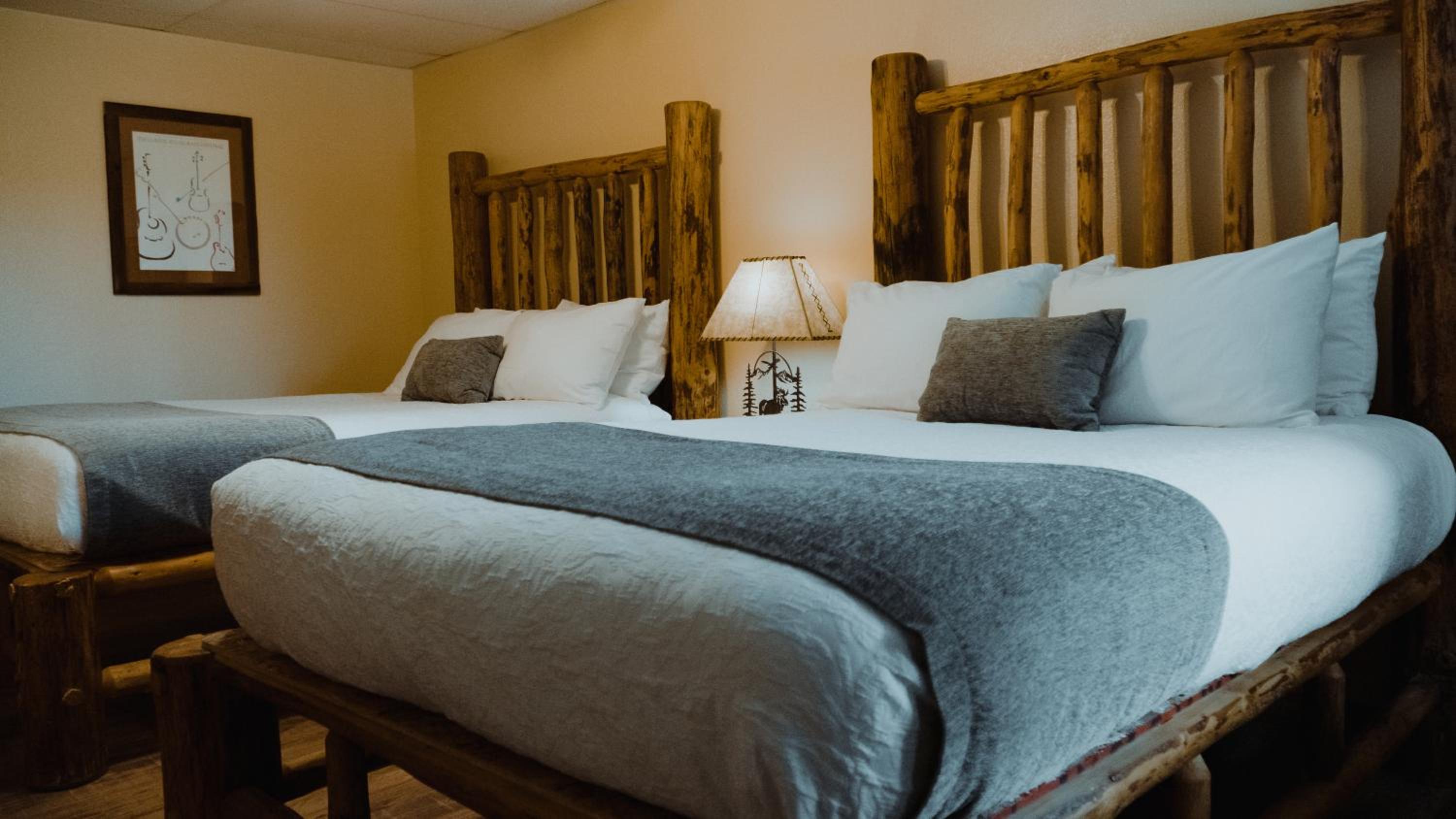 Ouray Riverside Resort - Inn & Cabins