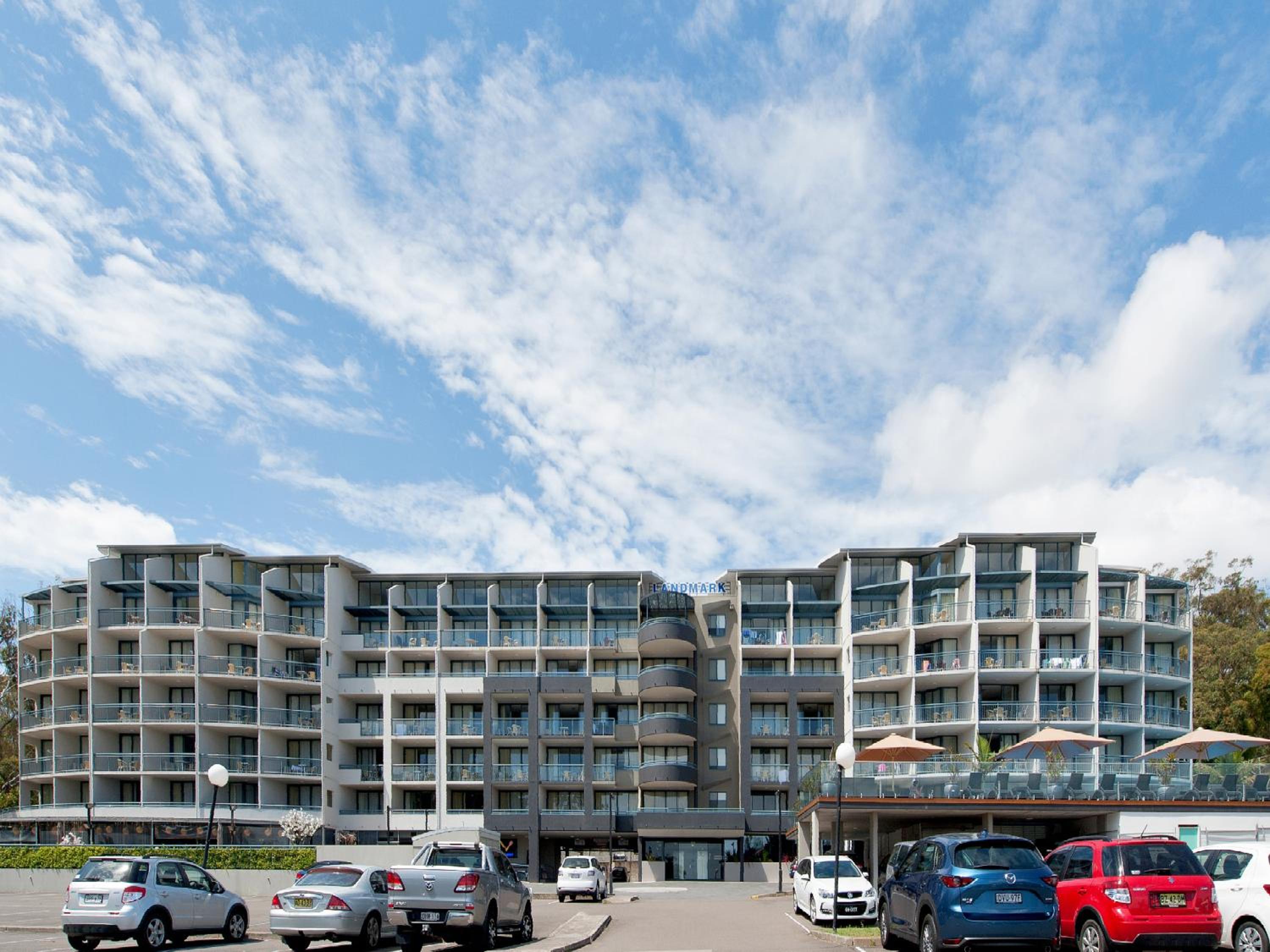 Hotel 123 Landmark - Image 1