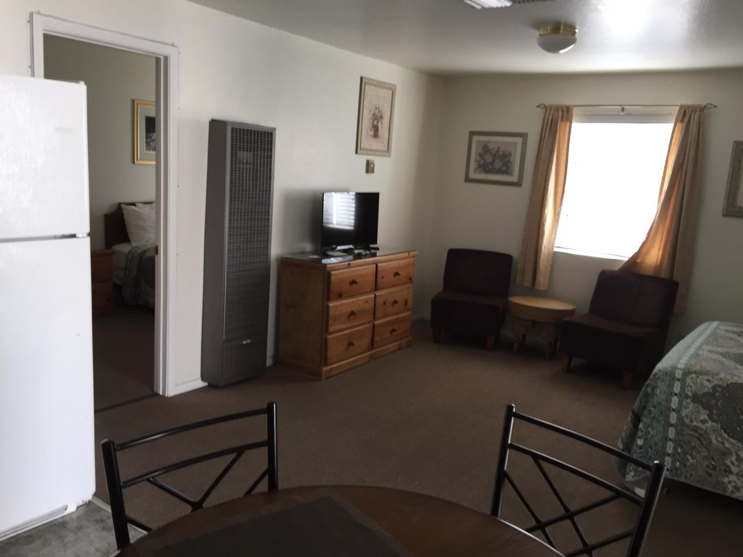Bishop Village Motel