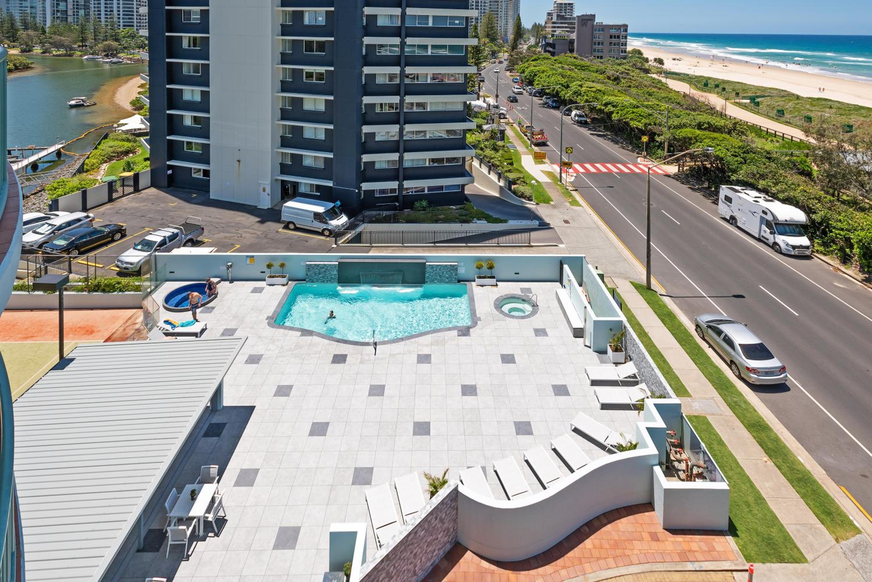 The Waterford on Main Beach