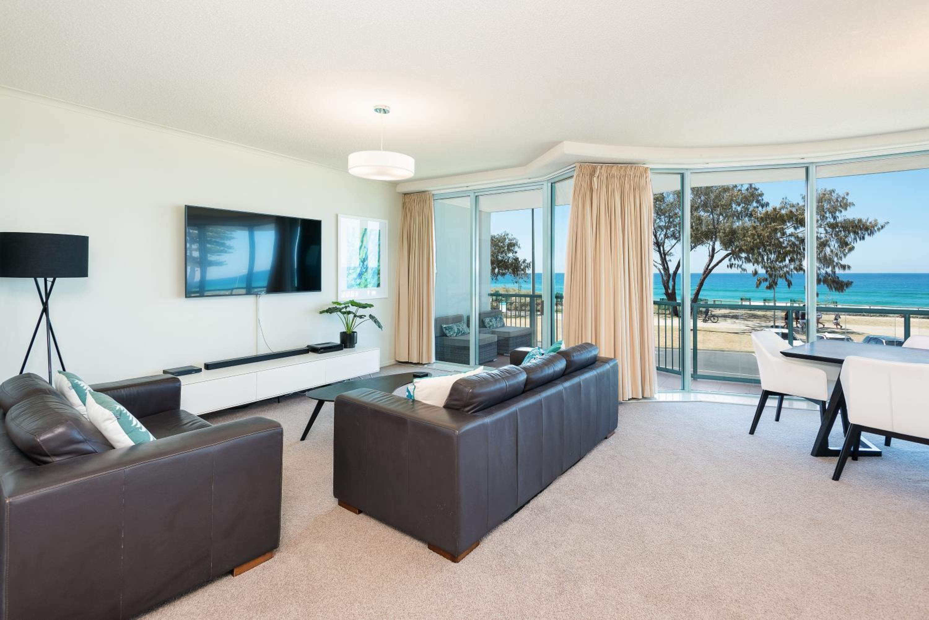 The Waterford on Main Beach