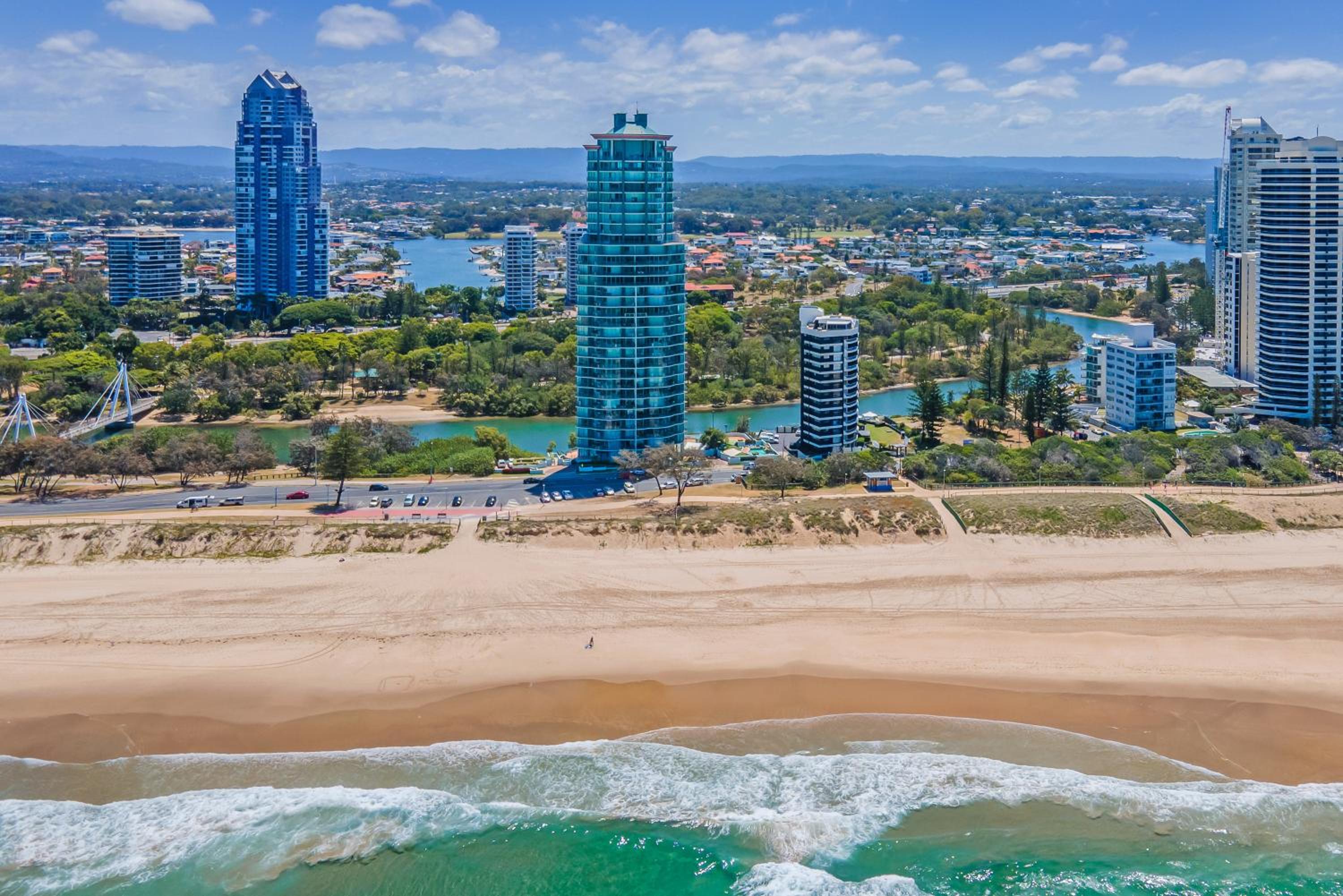 The Waterford on Main Beach
