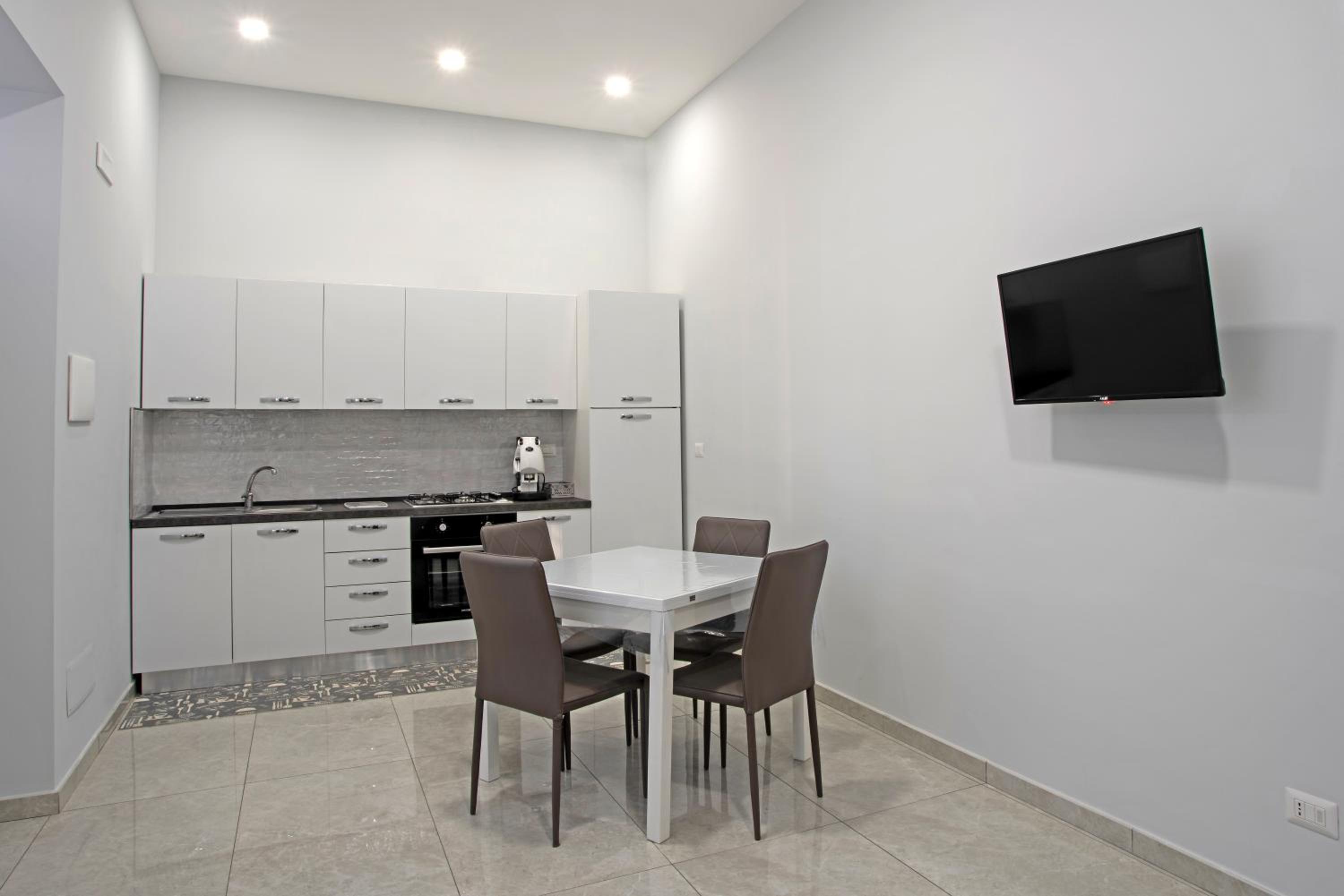 Giovi's Apartments