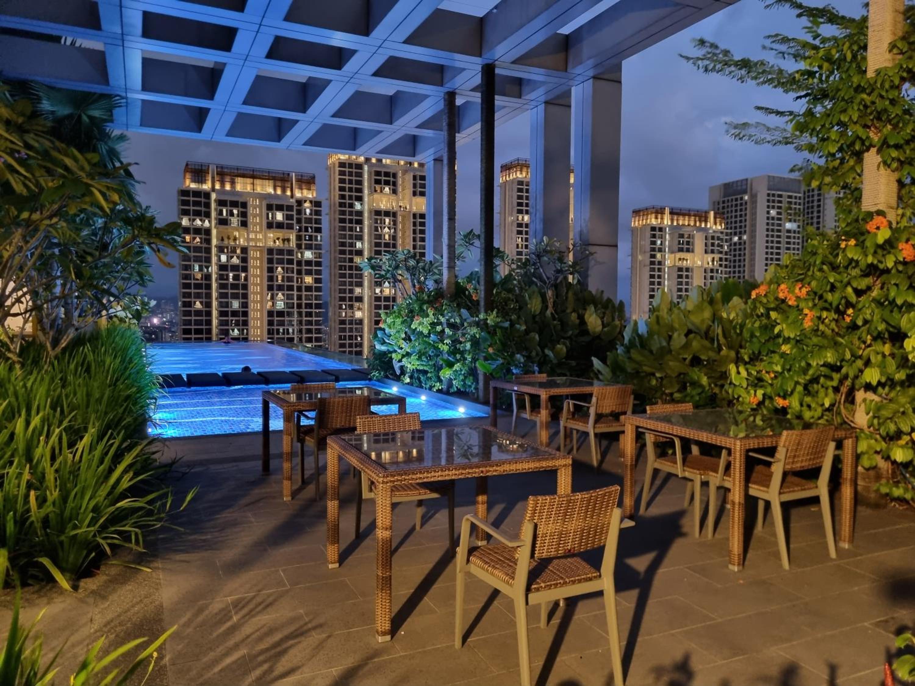 FREE Parking Revo Aurora I 2Bedroom l 5pax I Pavilion2