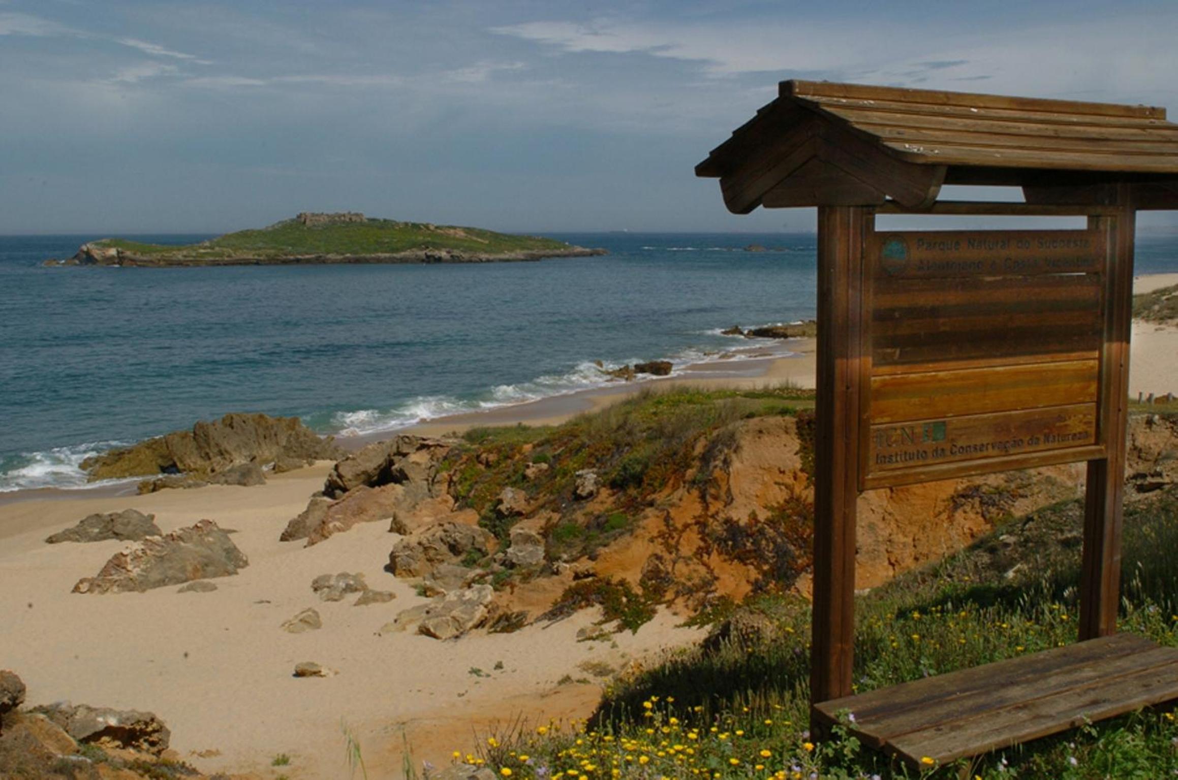 Parque de Campismo da Ilha do Pessegueiro