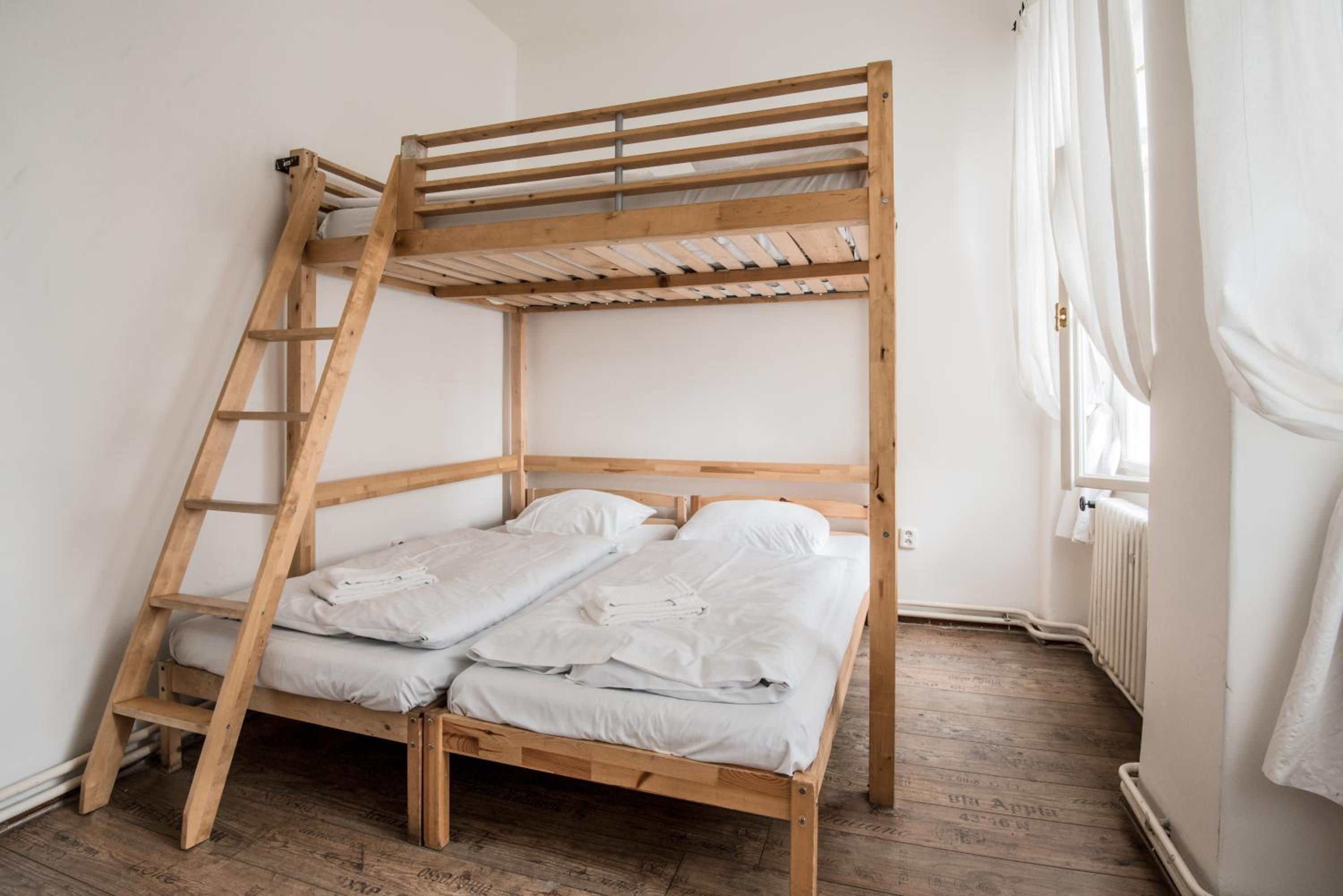 Charles Bridge Hostel & Apartments