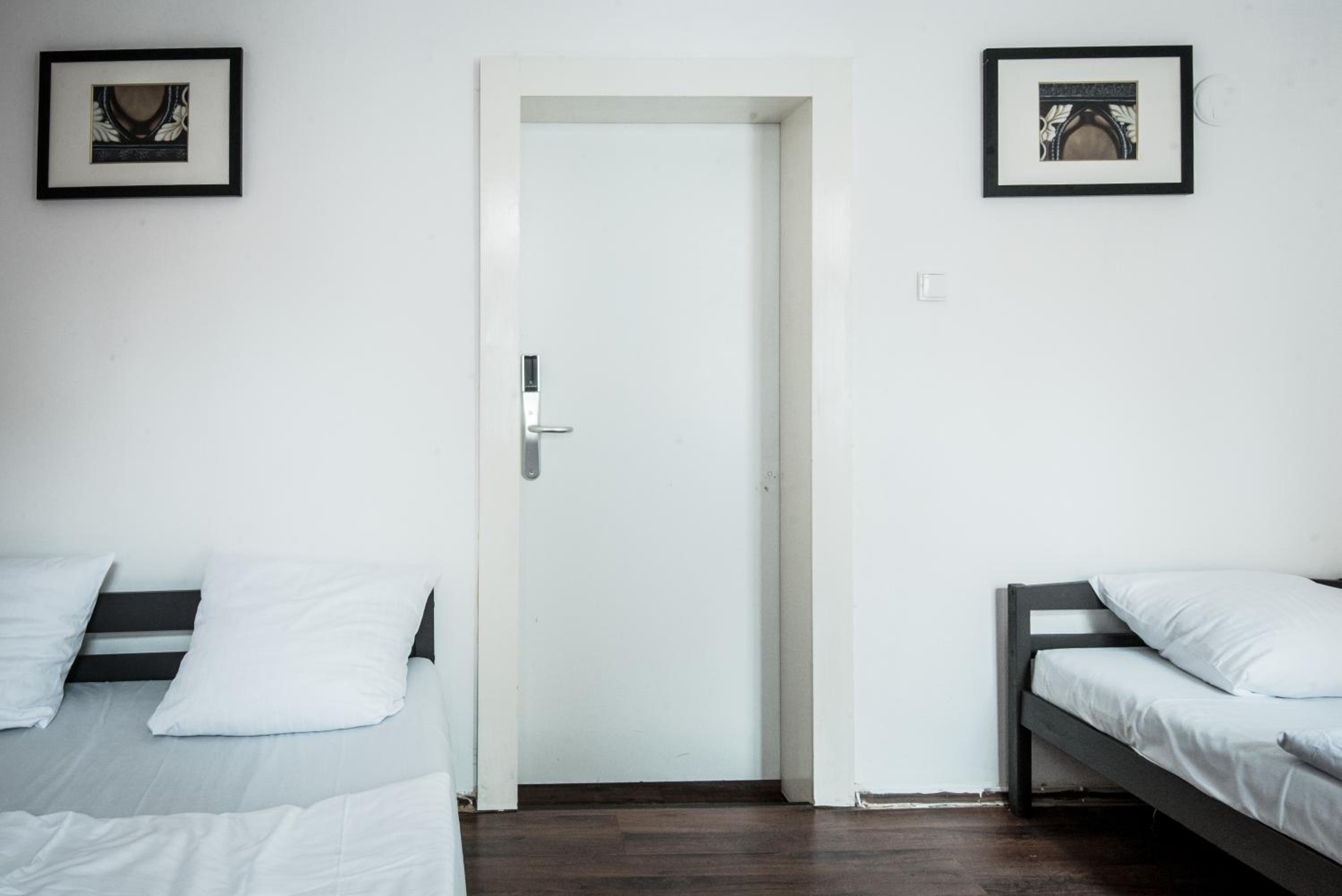 Charles Bridge Hostel & Apartments