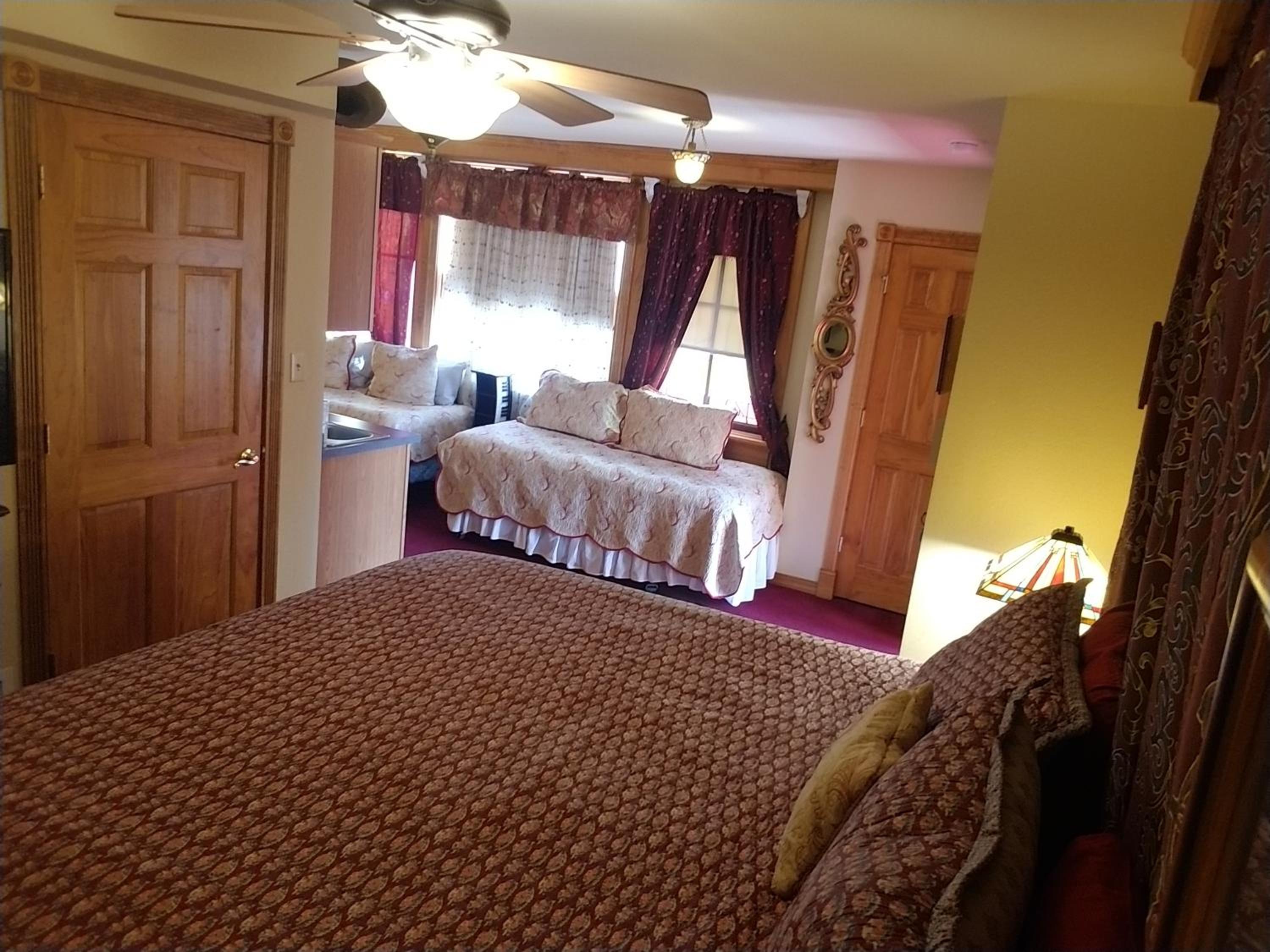 All Seasons Inn