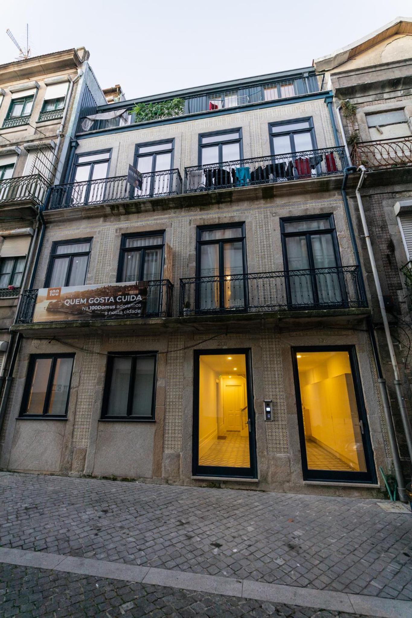 THE TWIN Apartments view 2