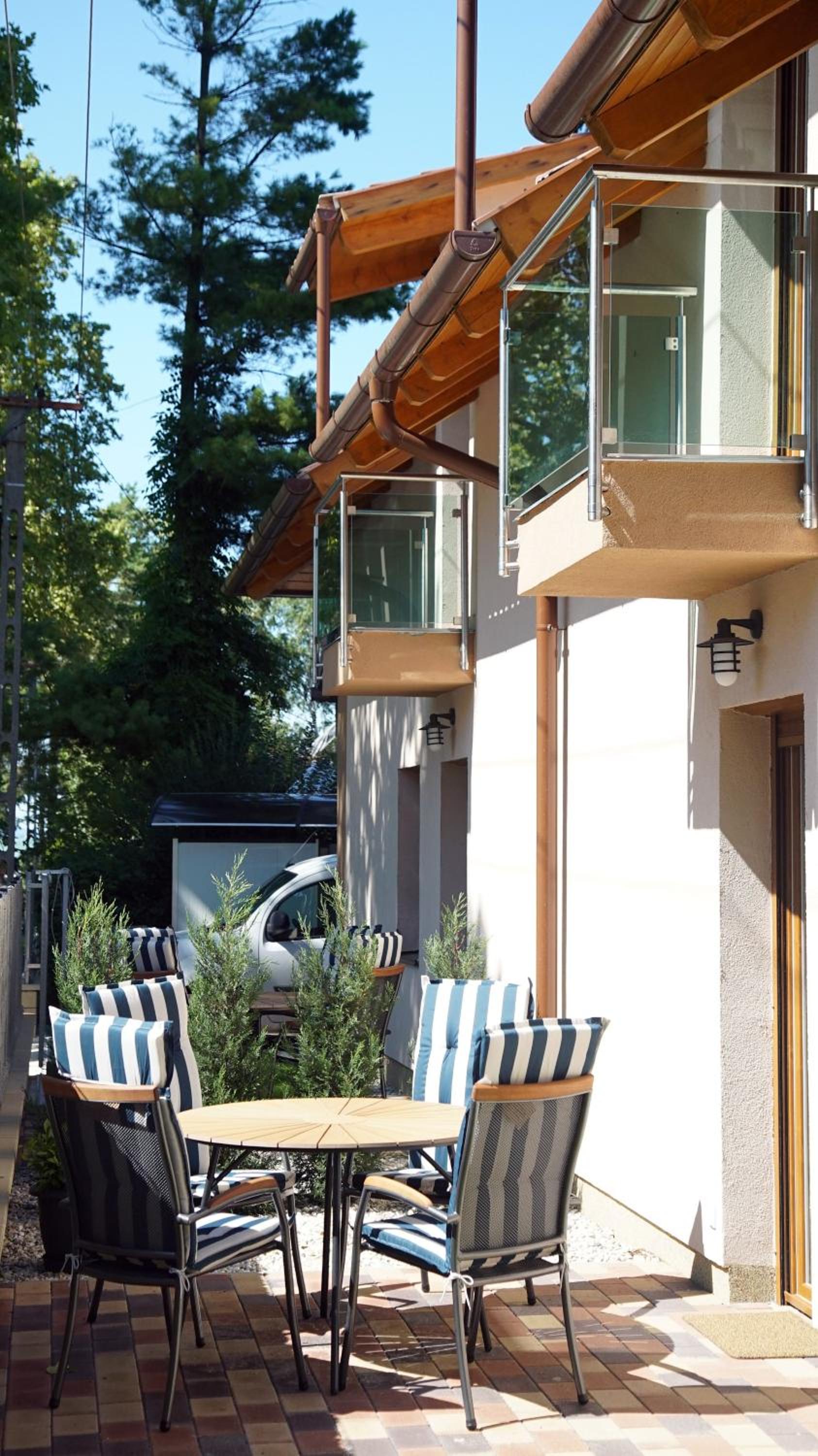 Fenyves Apartmanok view 3