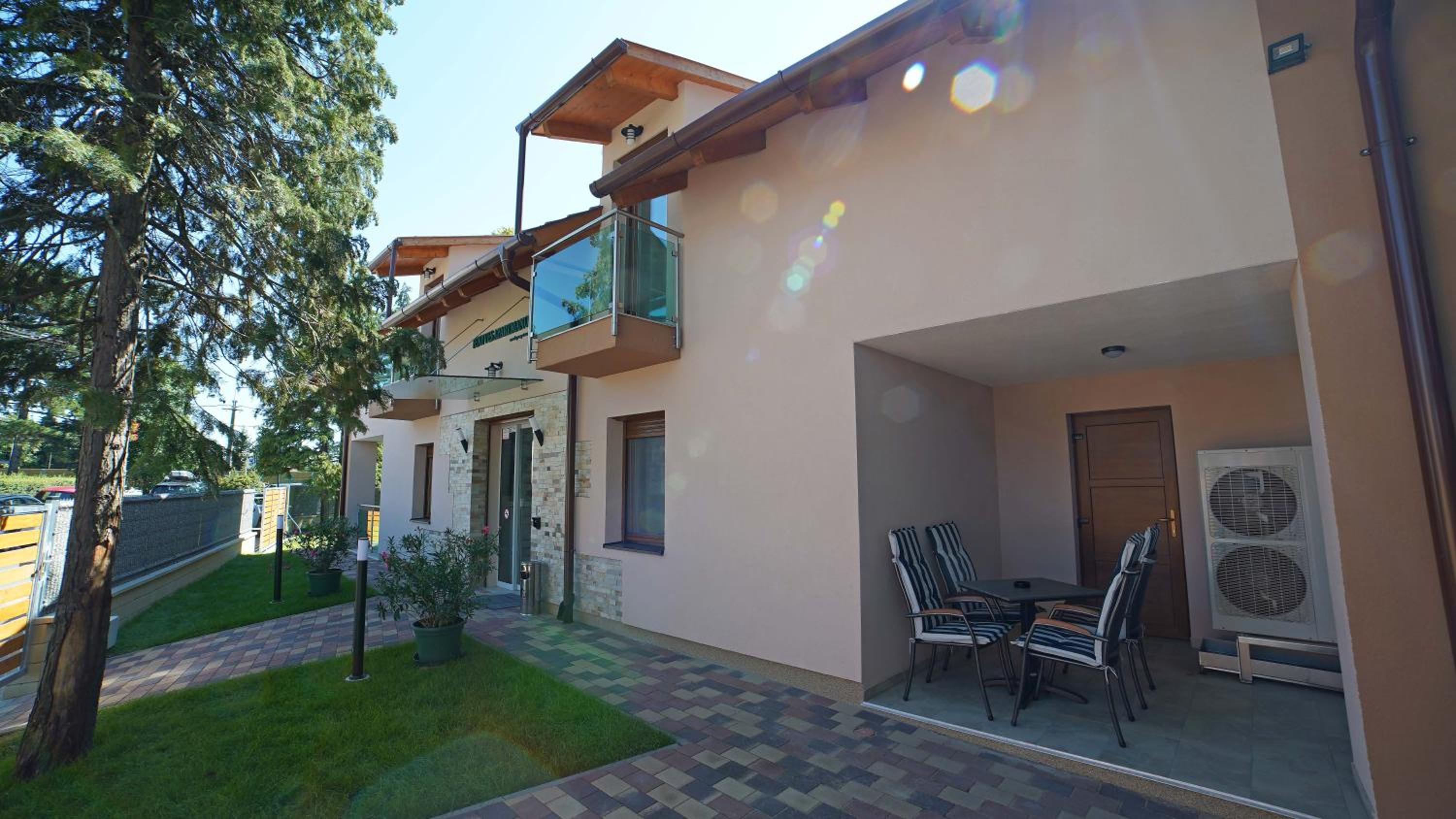 Fenyves Apartmanok view 4