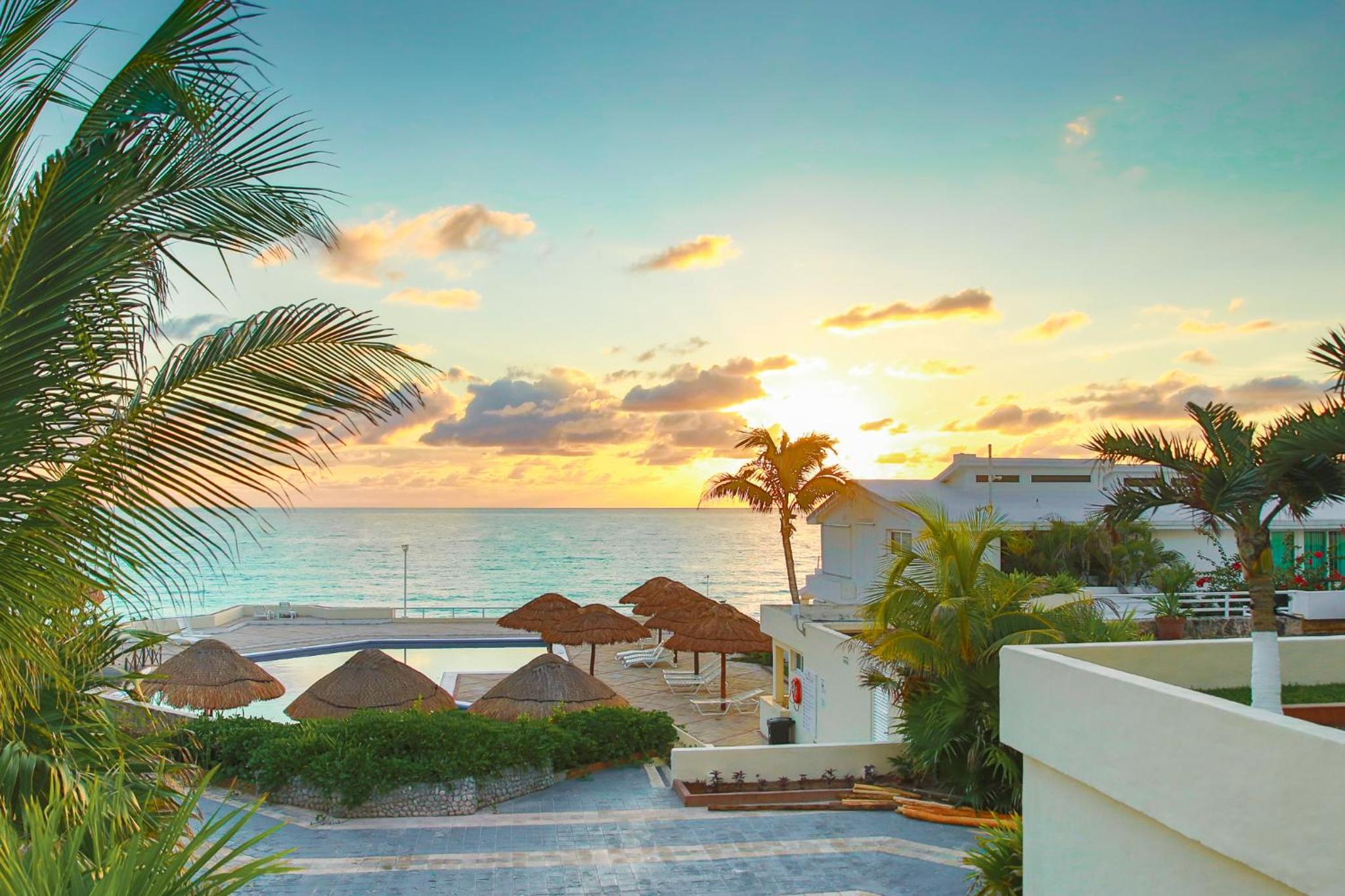 Brisas Shores Beach & OceanFront Apartments 1 or 2 bedrooms Cancun Hotel Zone