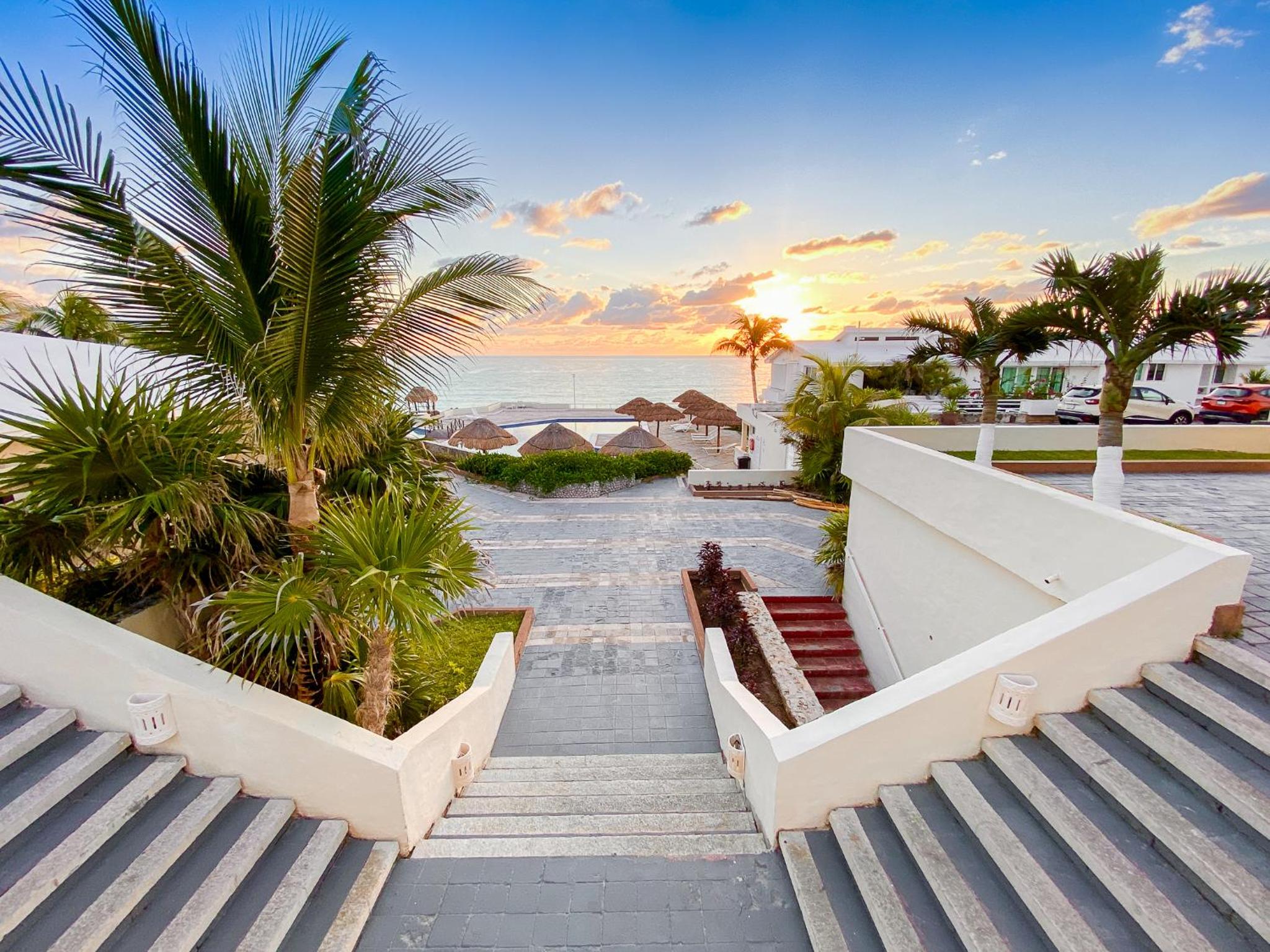 Brisas Shores Beach & OceanFront Apartments 1 or 2 bedrooms Cancun Hotel Zone