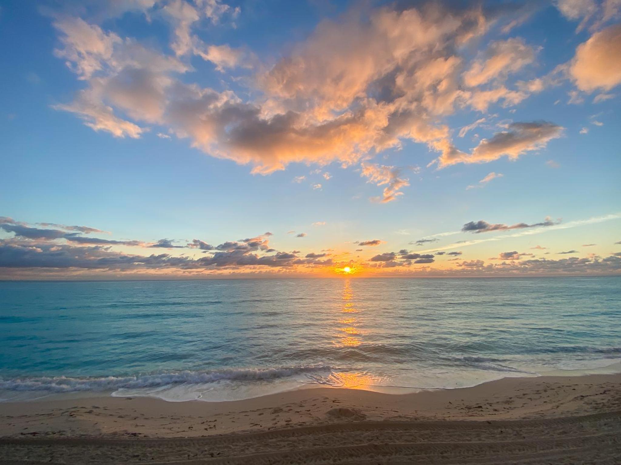 Brisas Shores Penthouse Beachfront, Ocean View Terrace Cancun Hotel Zone, 2 bedrooms