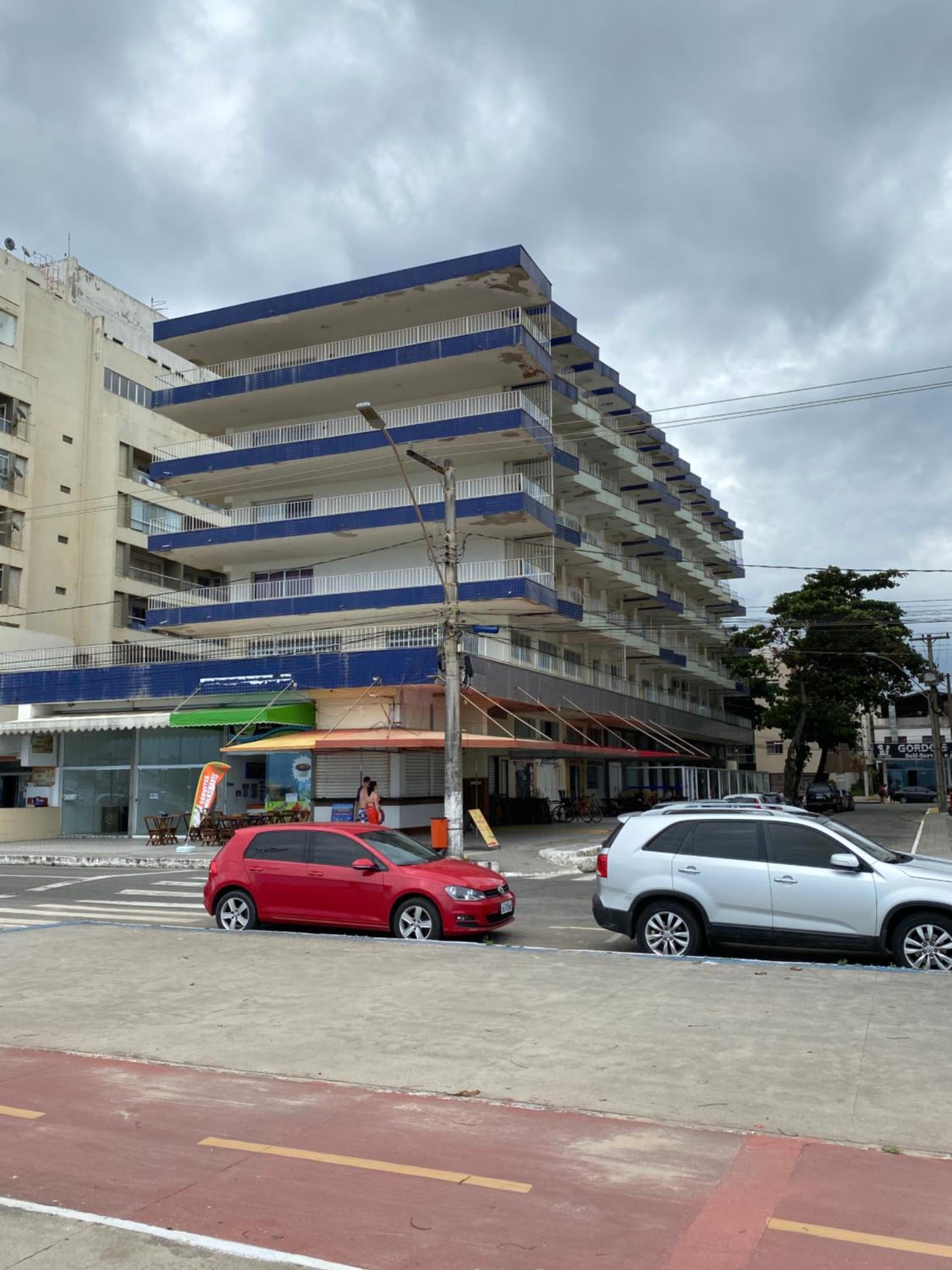 Loft Vista Mar 211 - Praia do Morro - prédio frente Mar - varanda com vista mar - elevador - atravessou a avenida, ja esta na Praia - internet - com garage view 2