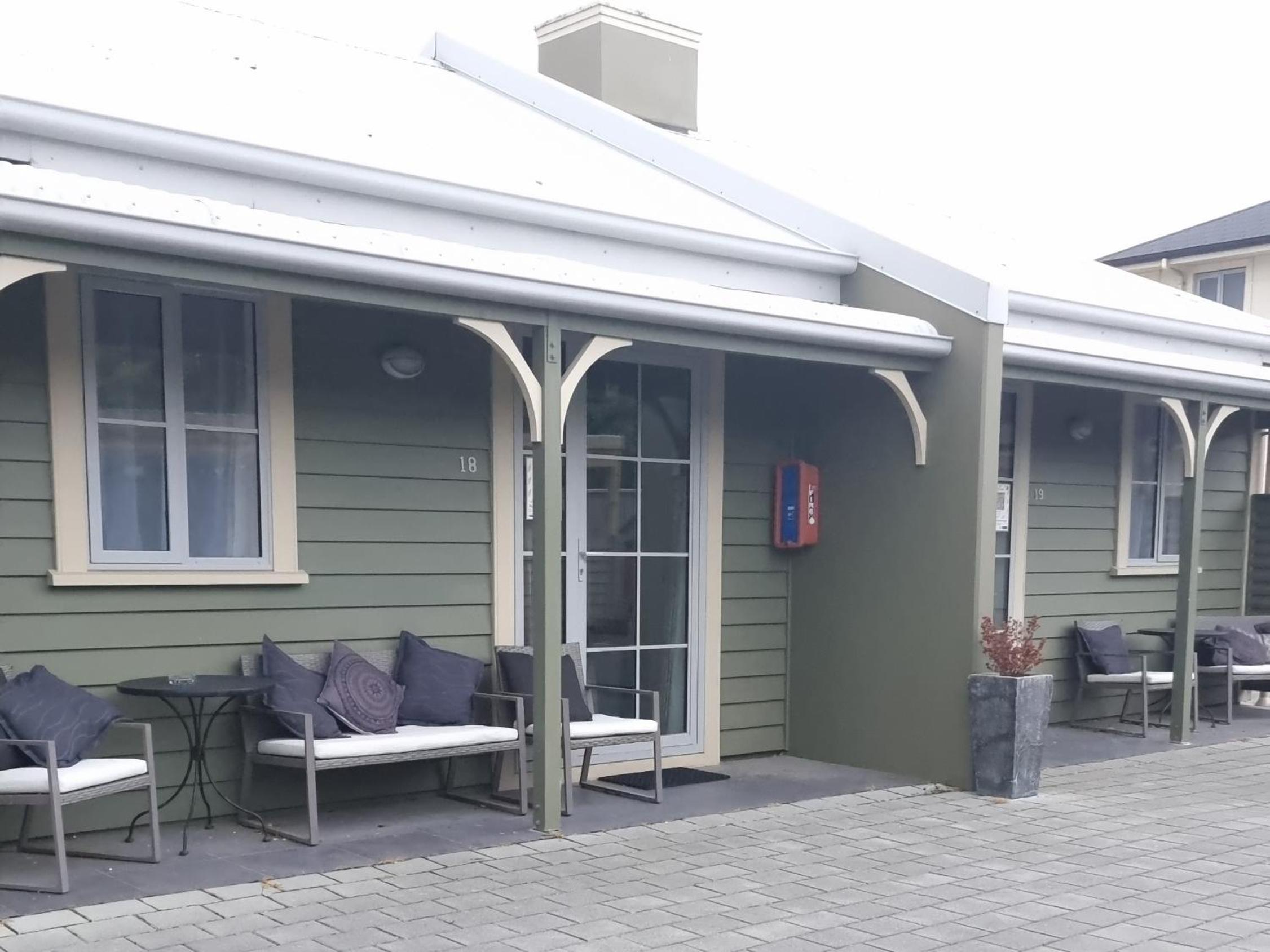 THE MEWS Oamaru