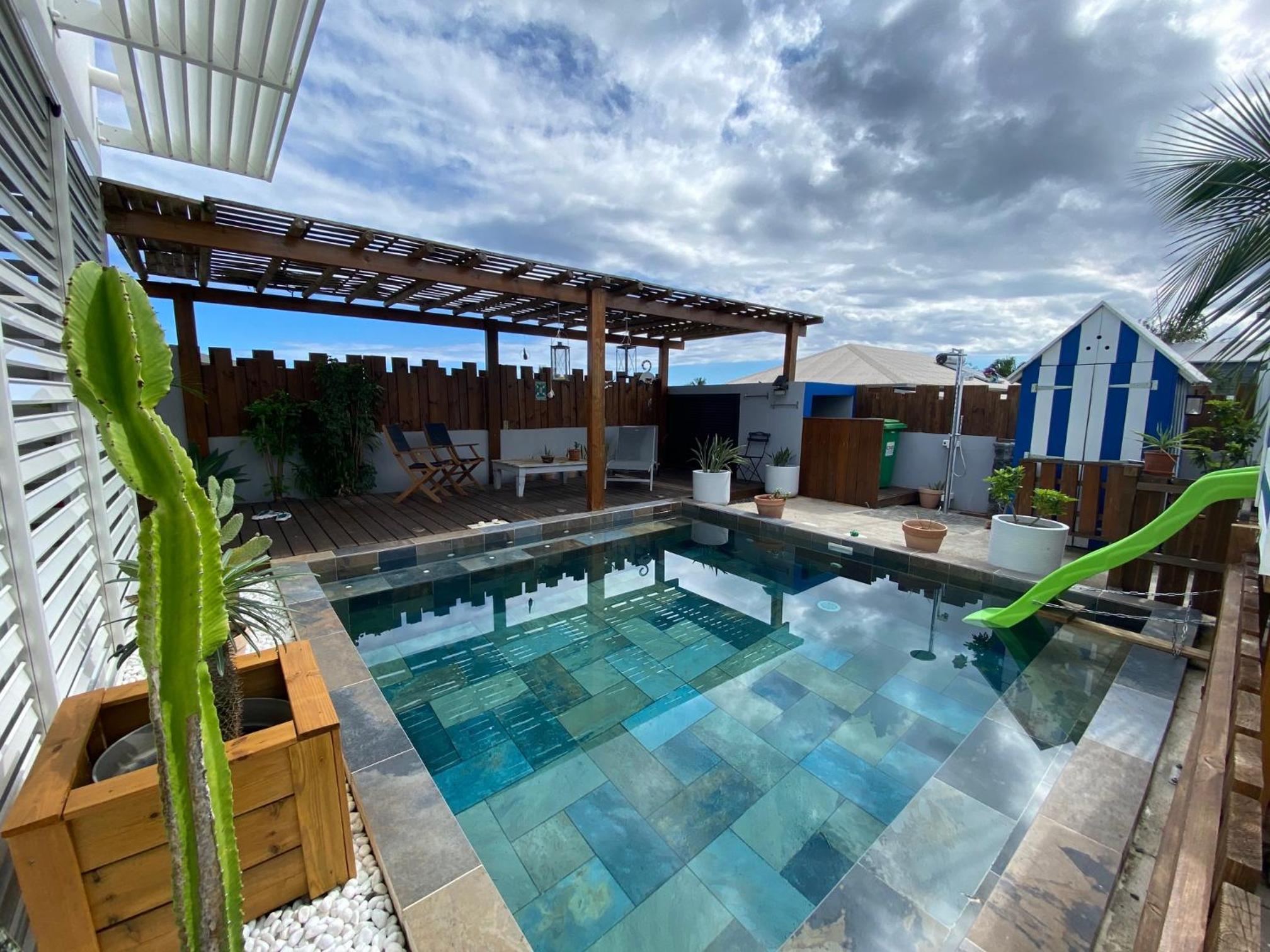 Maison TONGA piscine chambre de luxe