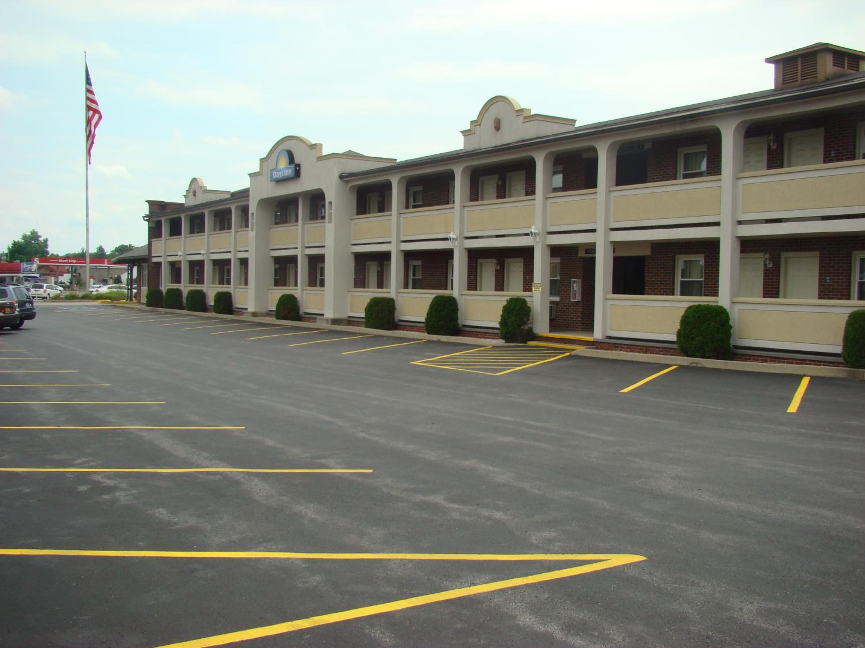 Aderi Hotel Lewisburg view 3