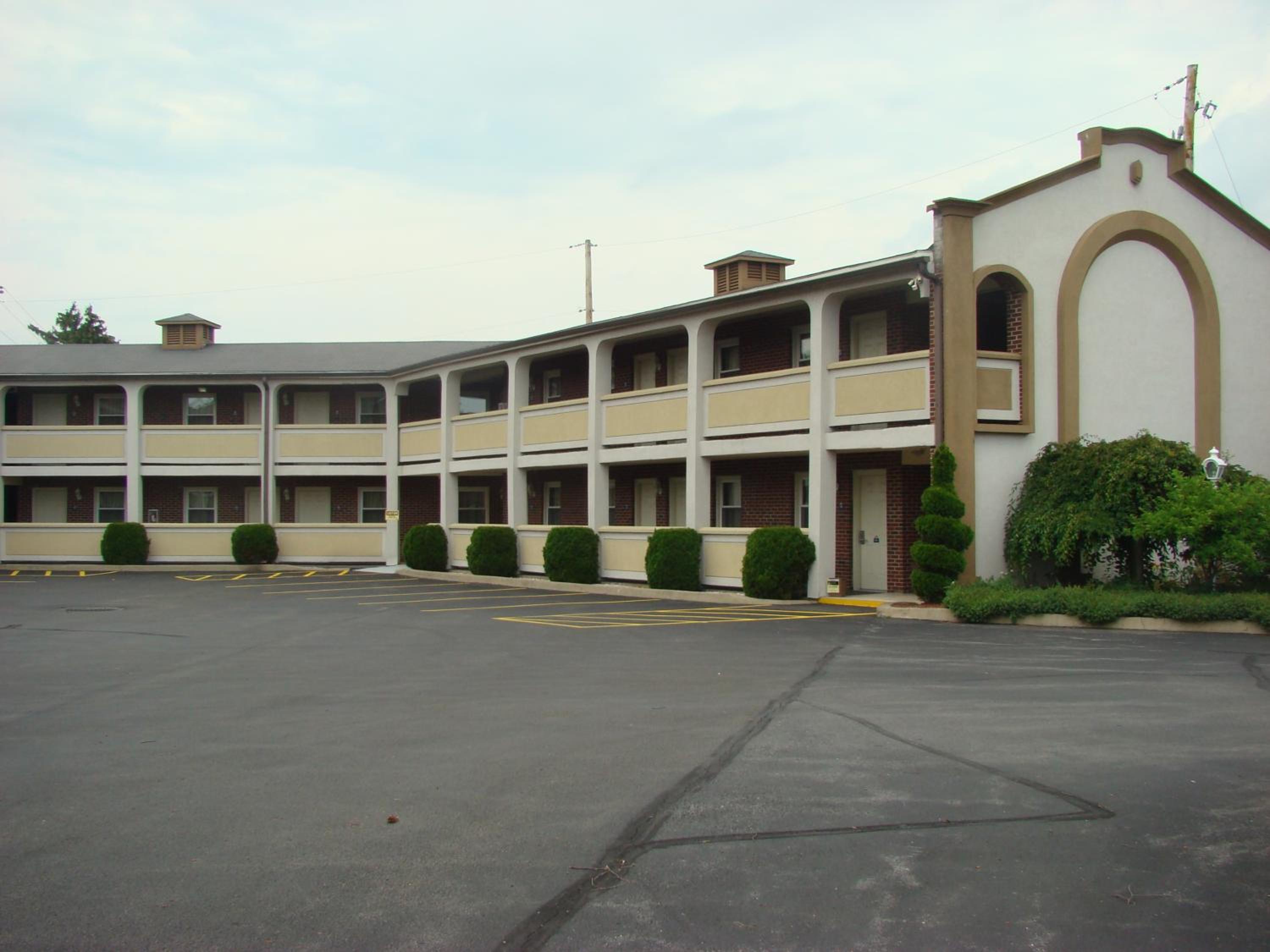 Aderi Hotel Lewisburg view 4