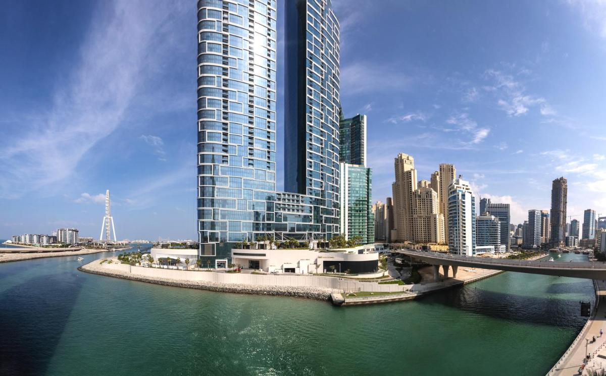 Brand new apartment with huge terrace 52 42