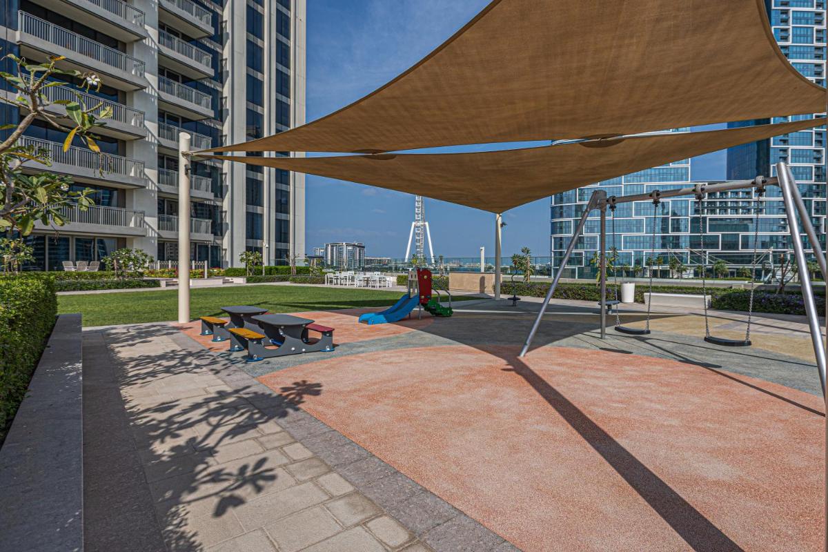 Brand new apartment with huge terrace 52 42
