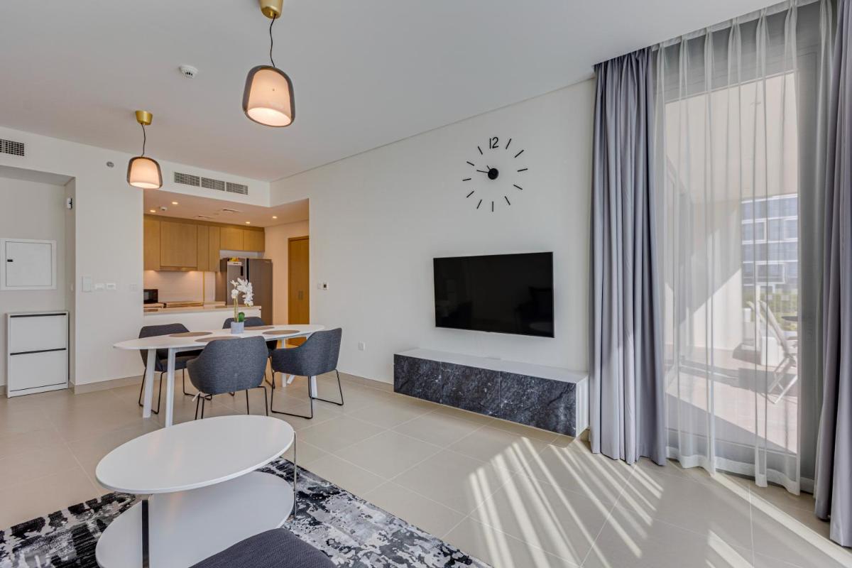 Brand new apartment with huge terrace 52 42