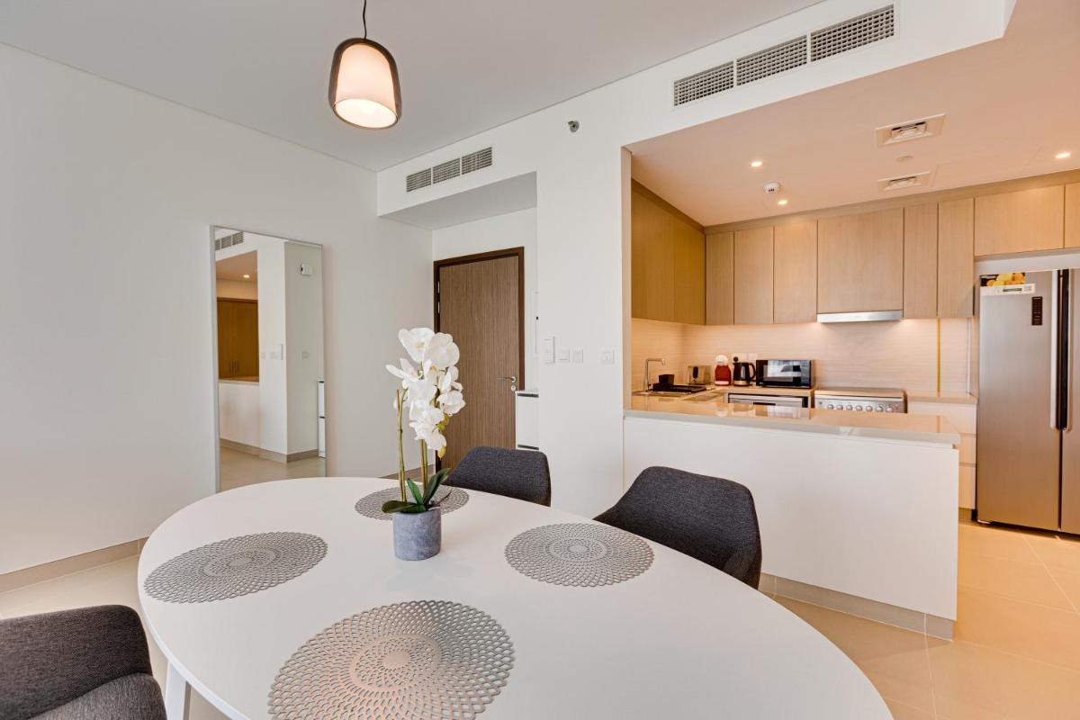 Brand new apartment with huge terrace 52 42
