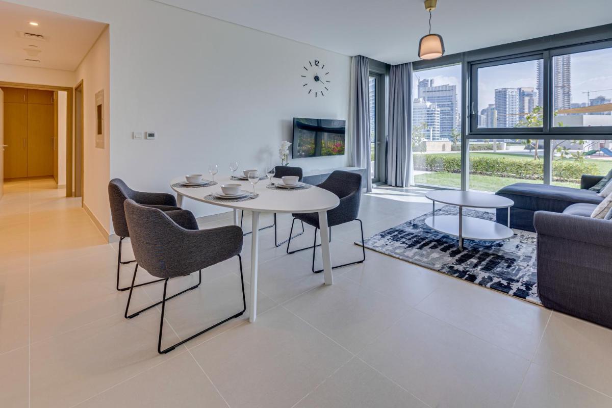 Brand new apartment with huge terrace 52 42