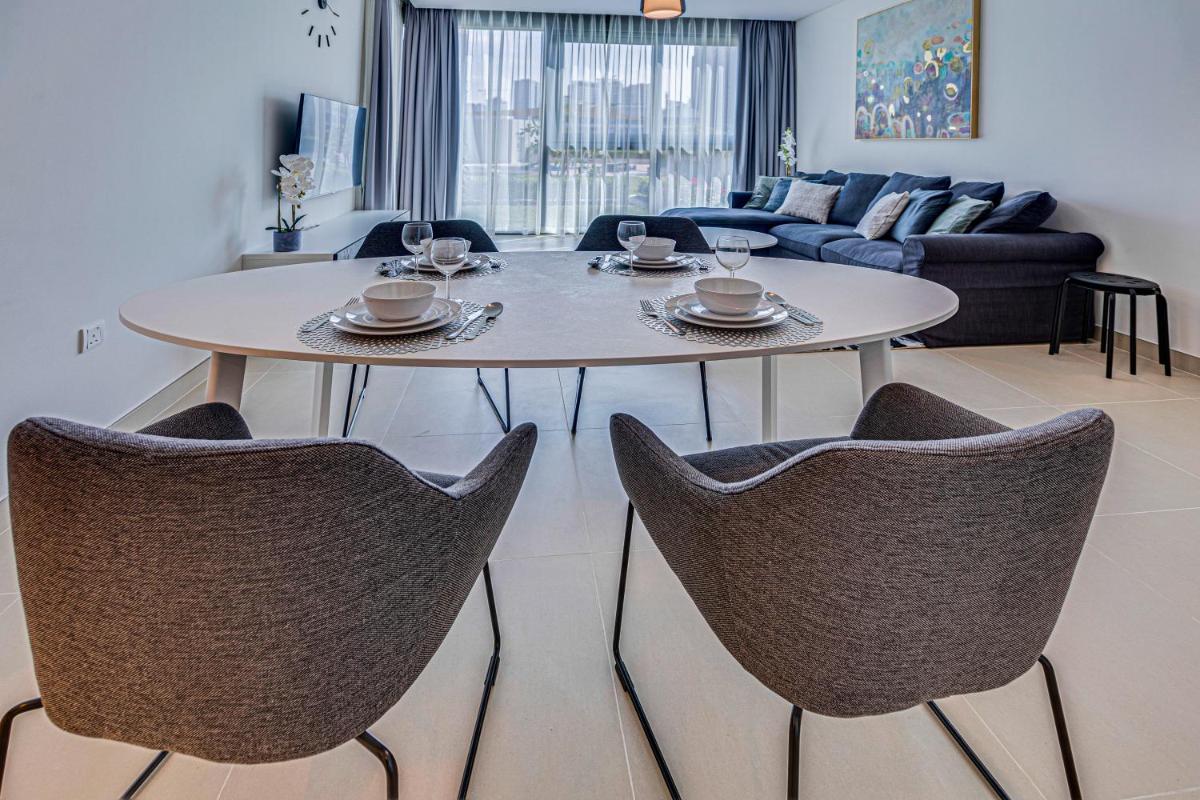 Brand new apartment with huge terrace 52 42