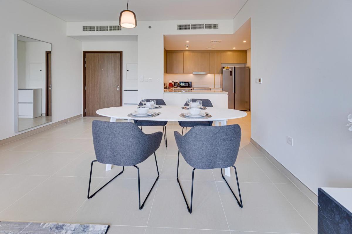 Brand new apartment with huge terrace 52 42