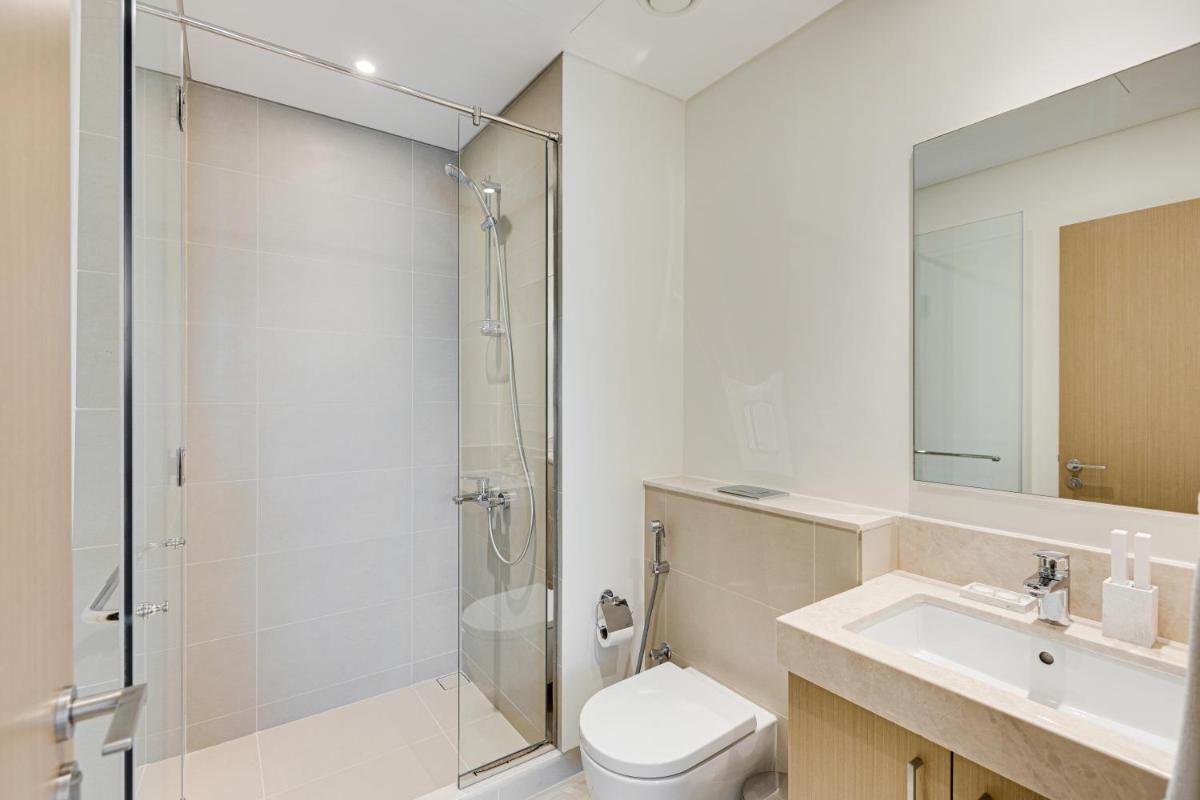 Brand new apartment with huge terrace 52 42