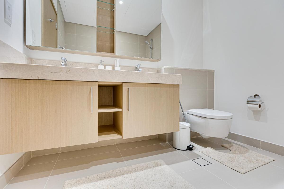 Brand new apartment with huge terrace 52 42