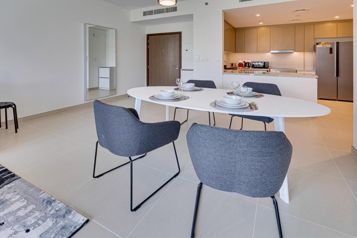 Brand new apartment with huge terrace 52 42