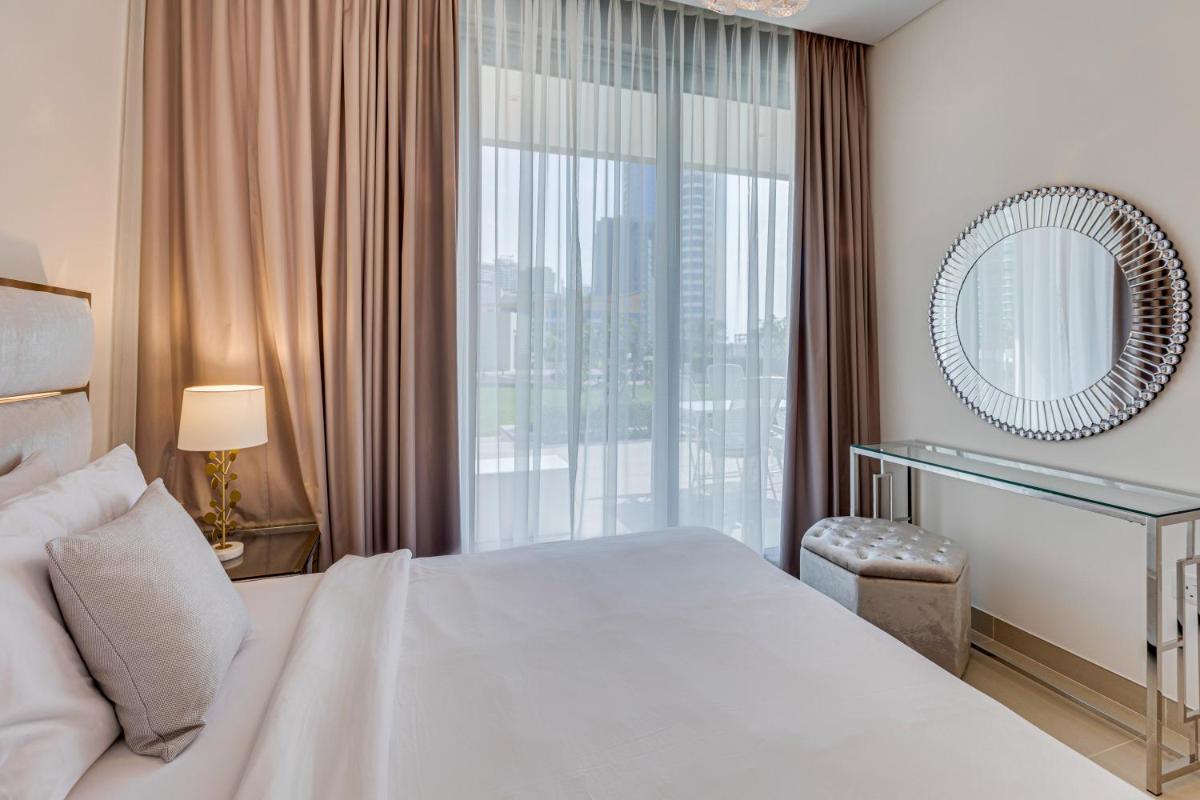 Brand new apartment with huge terrace 52 42