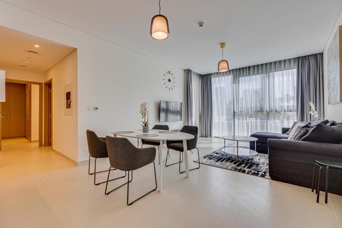 Brand new apartment with huge terrace 52 42