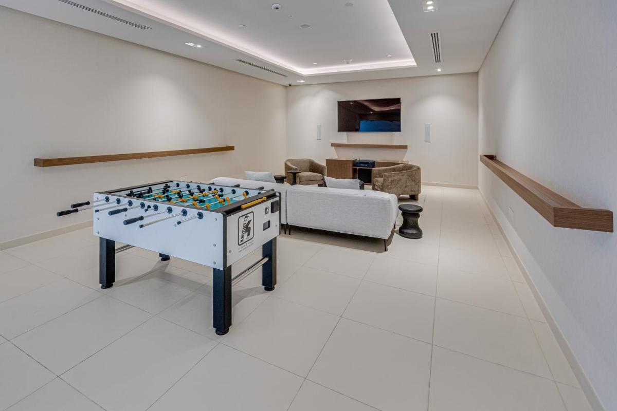 Brand new apartment with huge terrace 52 42