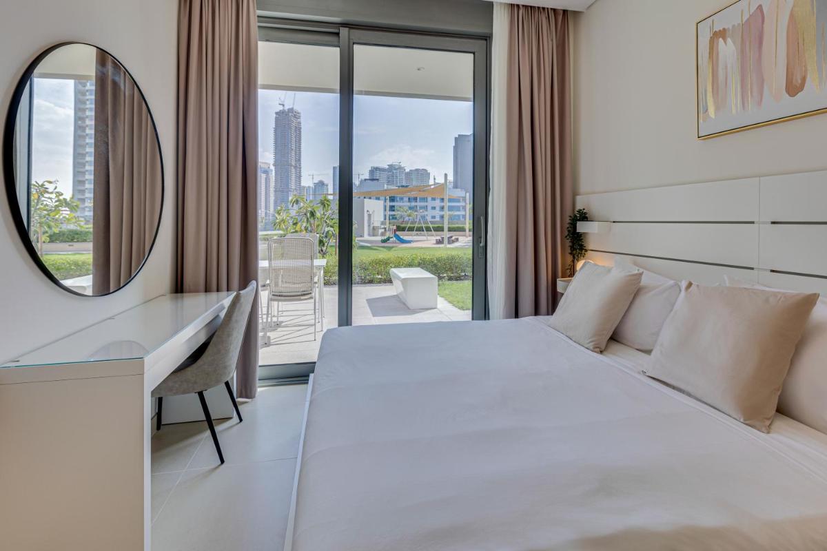 Brand new apartment with huge terrace 52 42