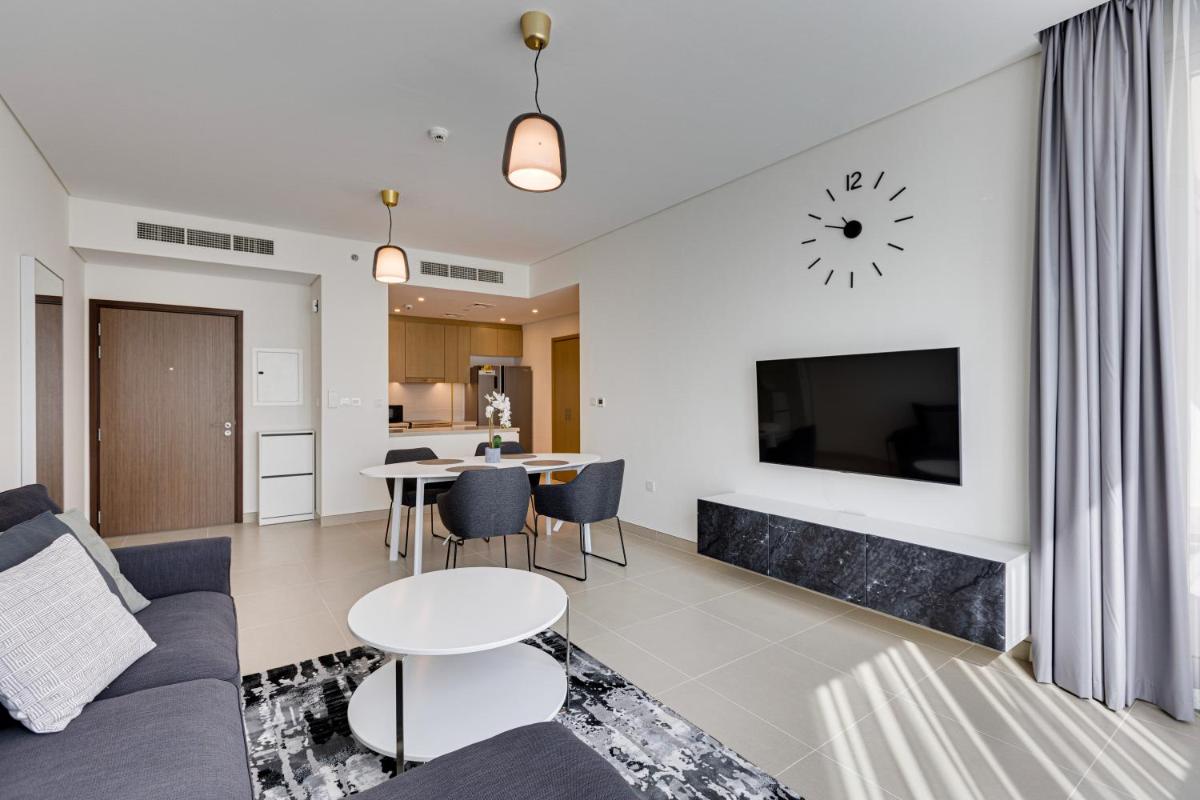 Brand new apartment with huge terrace 52 42