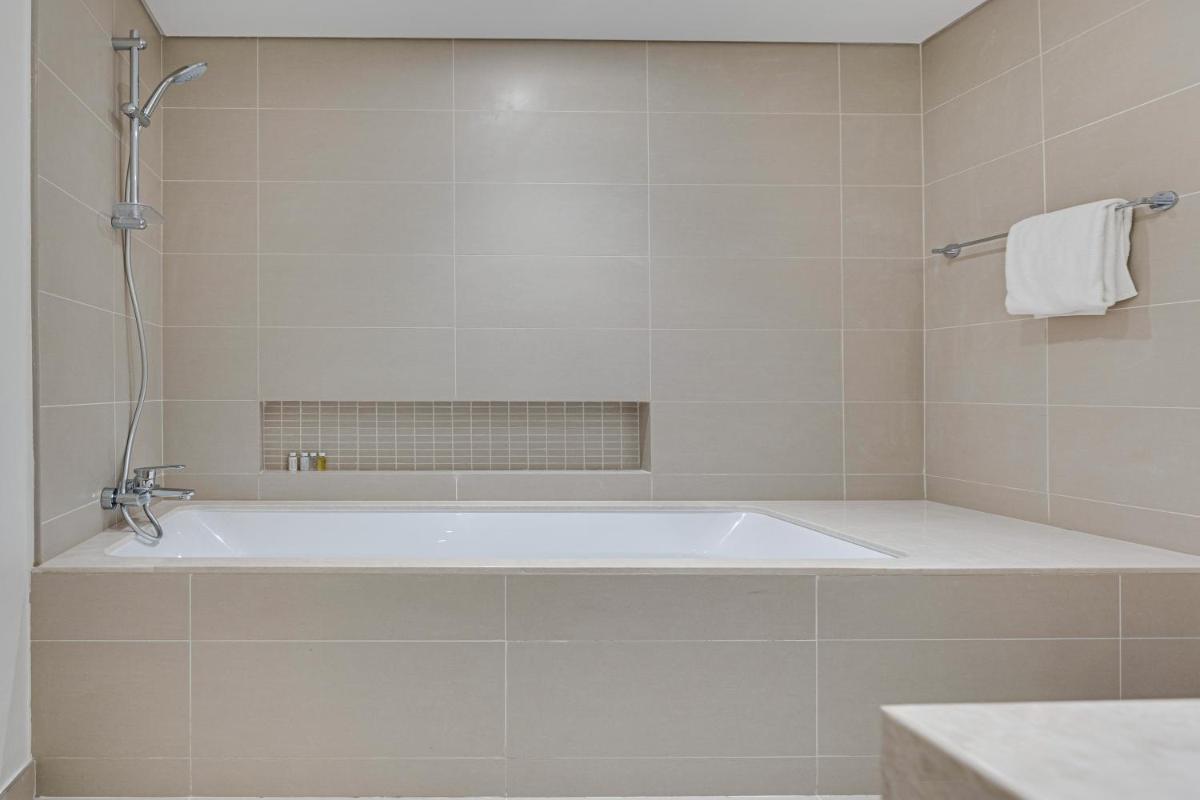 Brand new apartment with huge terrace 52 42