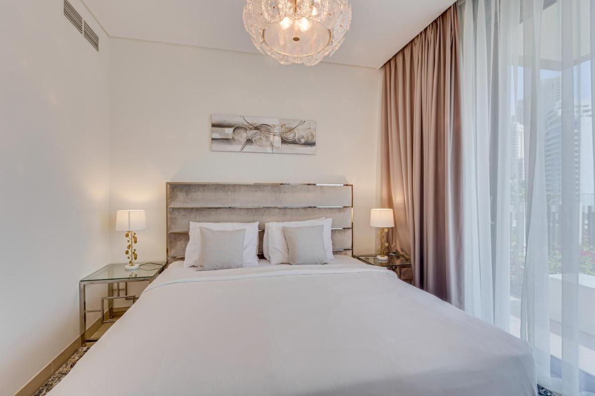 Brand new apartment with huge terrace 52 42