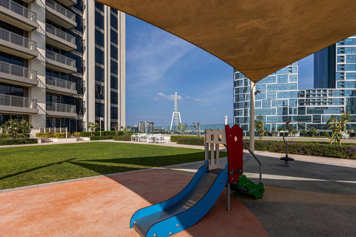 Brand new apartment with huge terrace 52 42