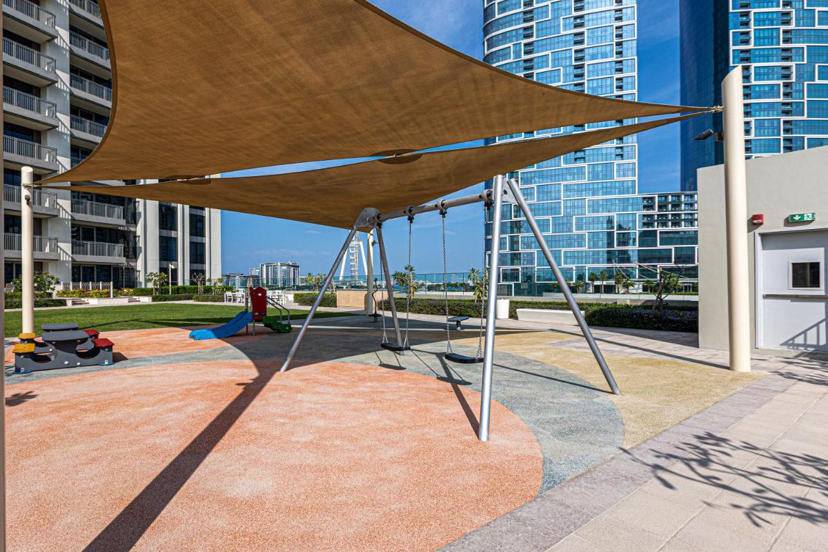Brand new apartment with huge terrace 52 42