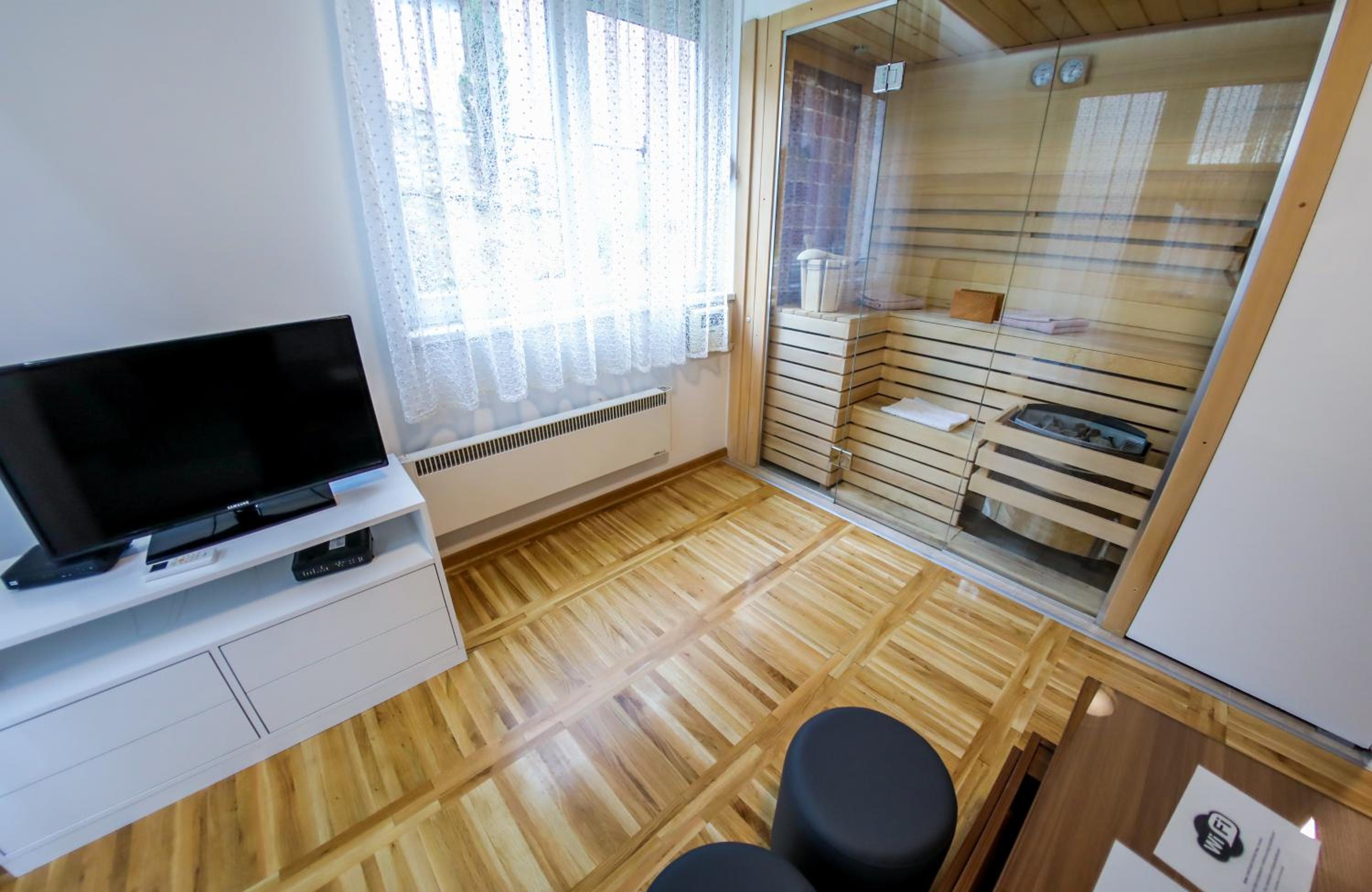 Photo 73